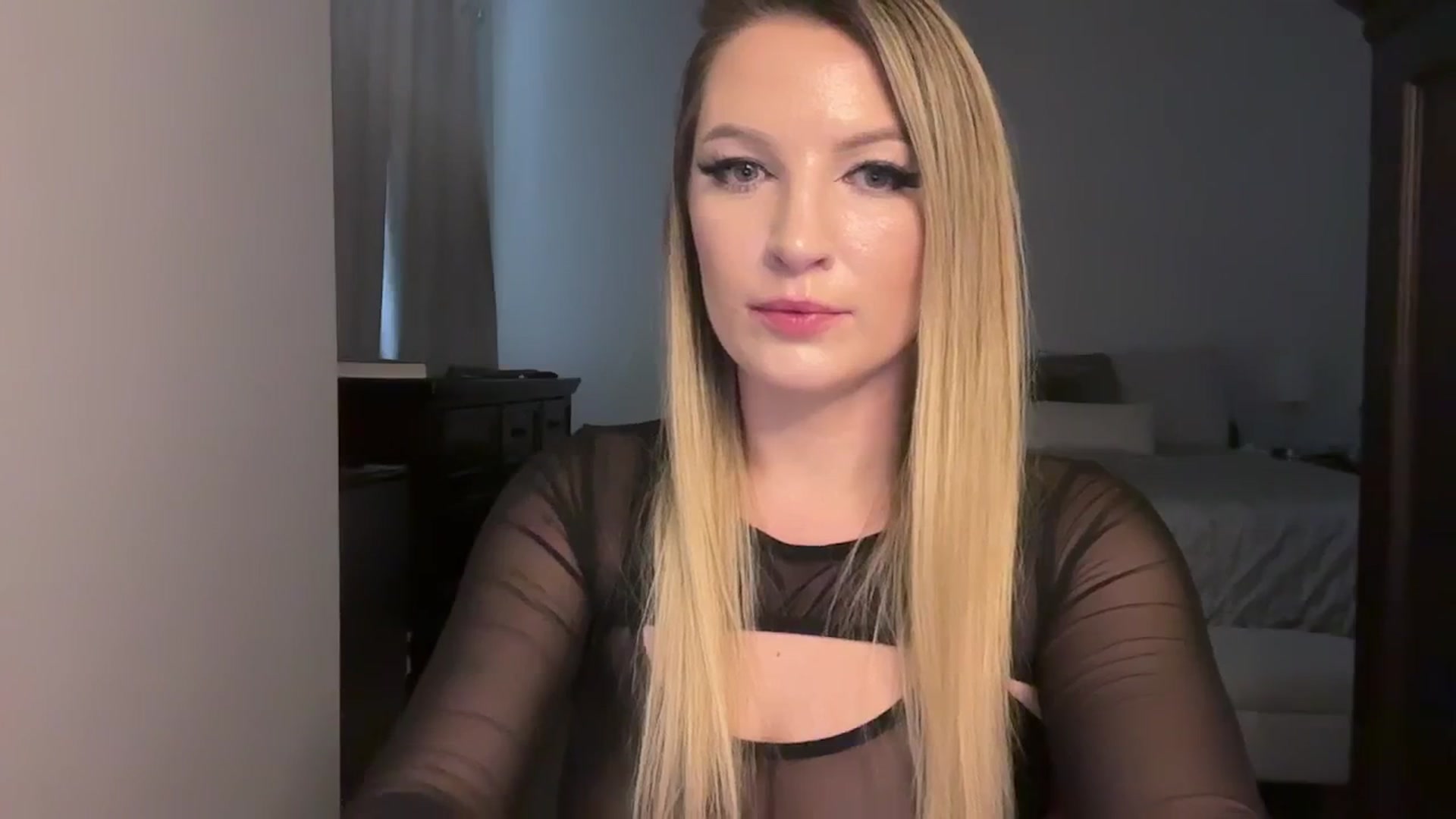 Gallery image thumbnail from Alexxi_Riley's myfreecams stream on, 01/13/2025, 18:19 image 2 of 20