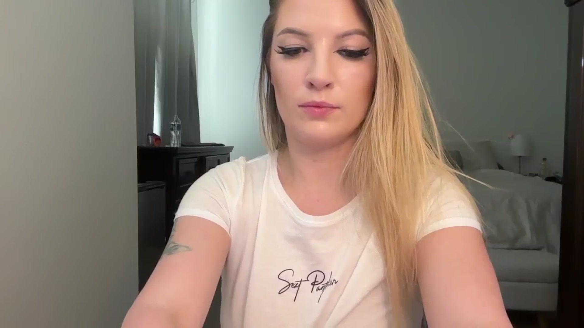Gallery image thumbnail from Alexxi_Riley's myfreecams stream on, 01/19/2025, 17:32 image 20 of 20
