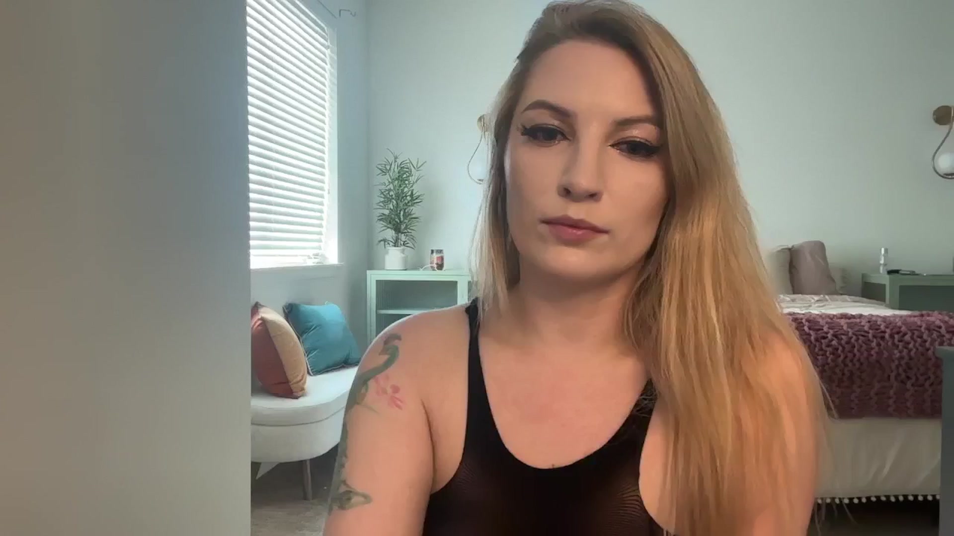 Gallery image thumbnail from Alexxi_Riley's myfreecams stream on, 03/26/2025, 19:39 image 17 of 20