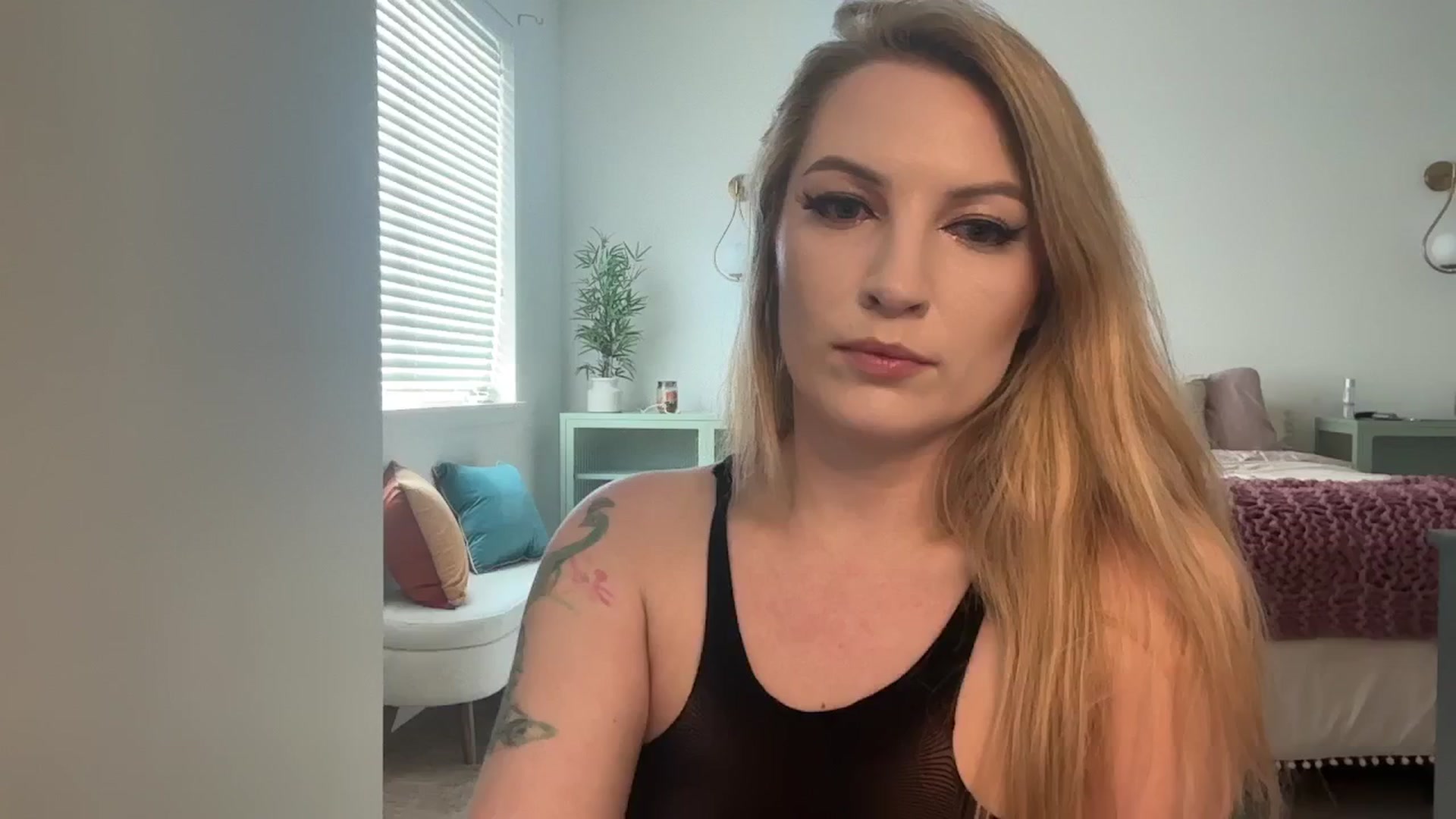 Gallery image thumbnail from Alexxi_Riley's myfreecams stream on, 03/26/2025, 19:39 image 18 of 20