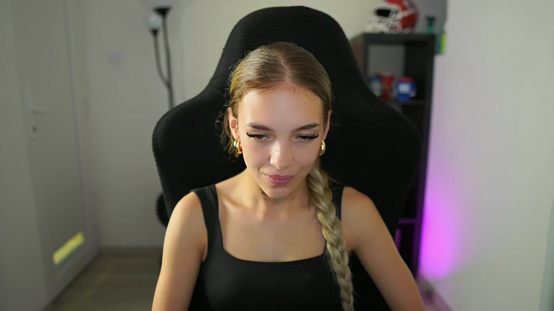 Gallery image thumbnail from Alexxisky's myfreecams stream on, 07/28/2025, 08:30 image 19 of 20