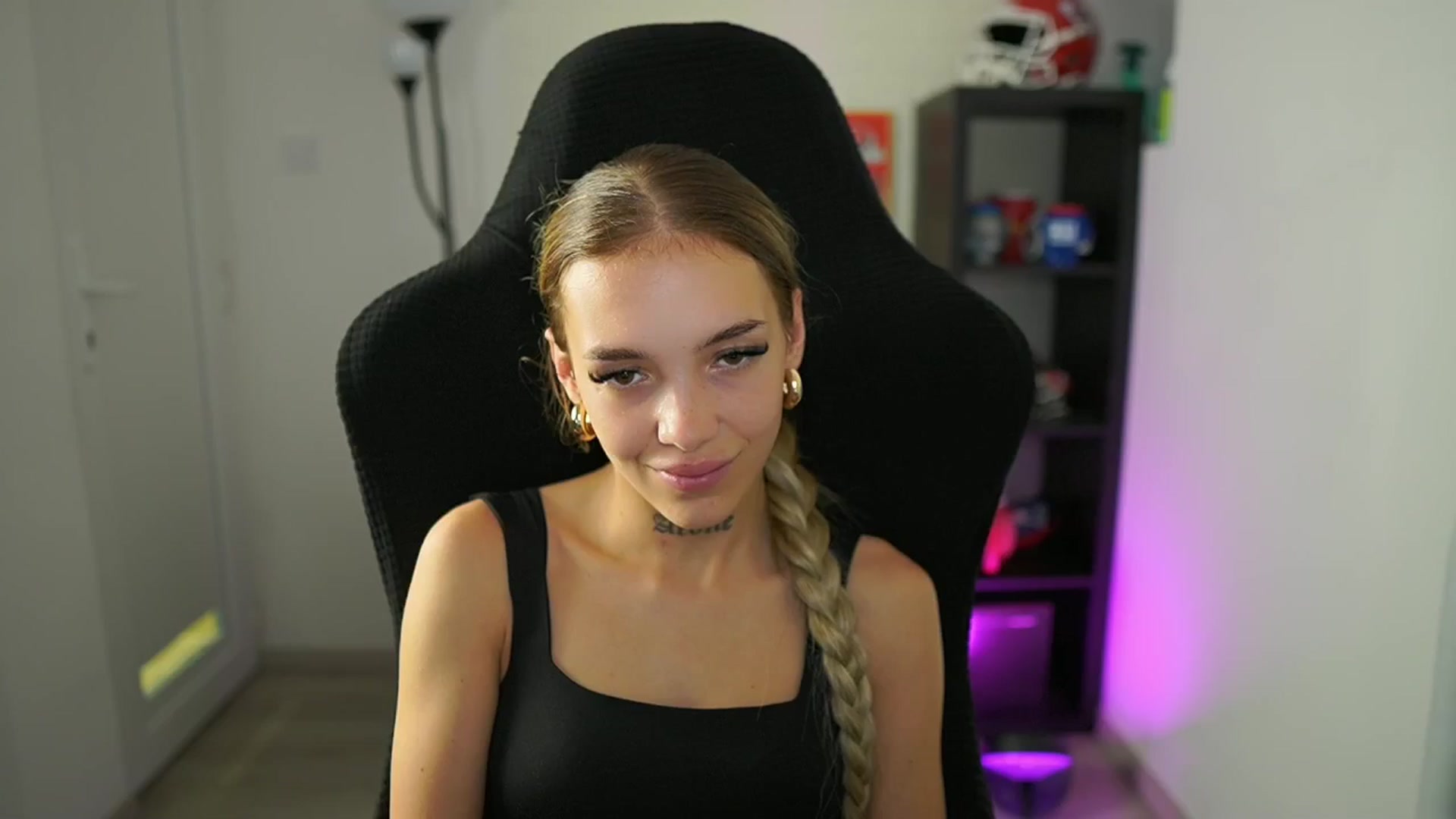 Gallery image thumbnail from Alexxisky's myfreecams stream on, 07/28/2025, 08:30 image 13 of 20