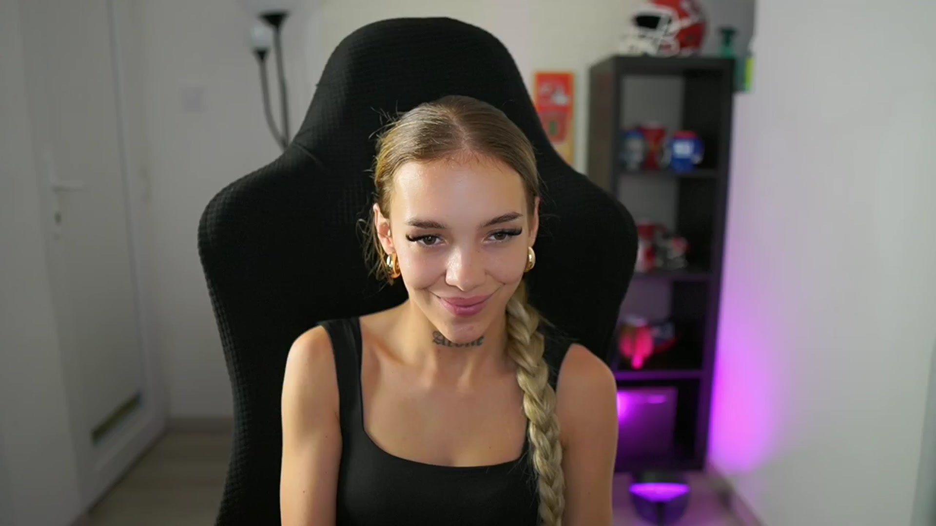Gallery image thumbnail from Alexxisky's myfreecams stream on, 07/28/2025, 08:30 image 5 of 20