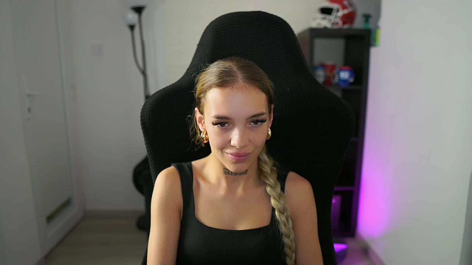 Gallery image thumbnail from Alexxisky's myfreecams stream on, 07/28/2025, 08:30 image 8 of 20