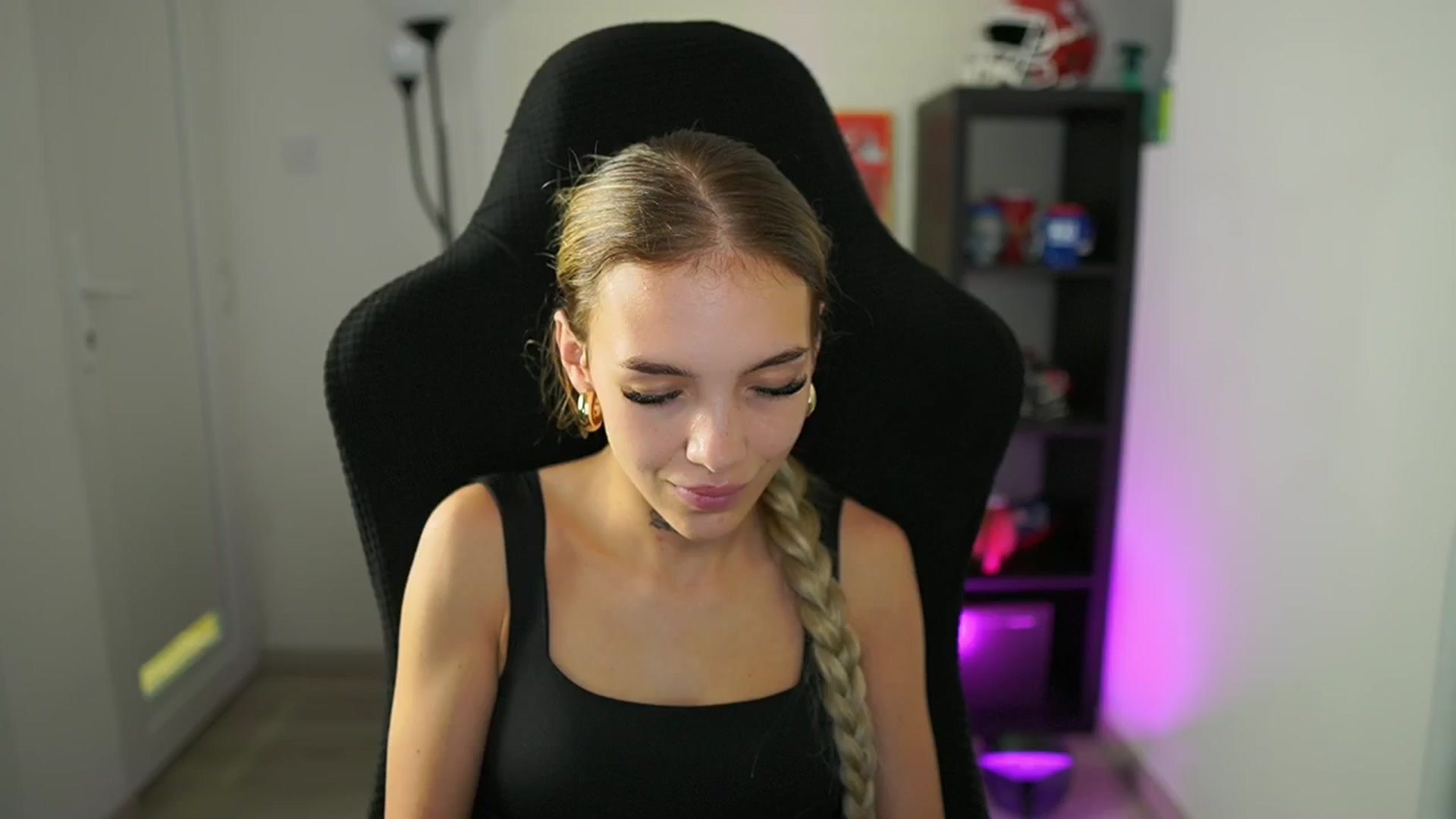 Gallery image thumbnail from Alexxisky's myfreecams stream on, 07/28/2025, 08:30 image 11 of 20