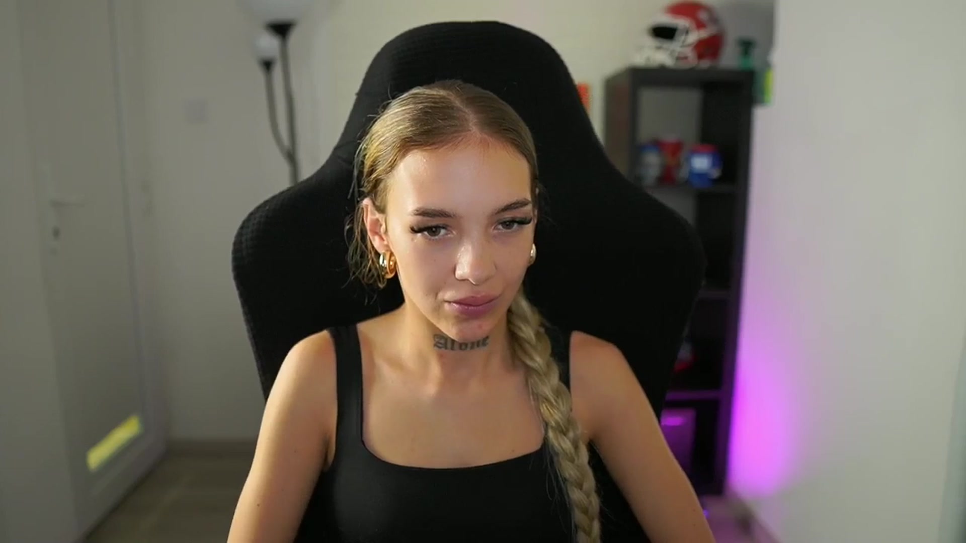 Gallery image thumbnail from Alexxisky's myfreecams stream on, 07/28/2025, 09:59 image 6 of 20
