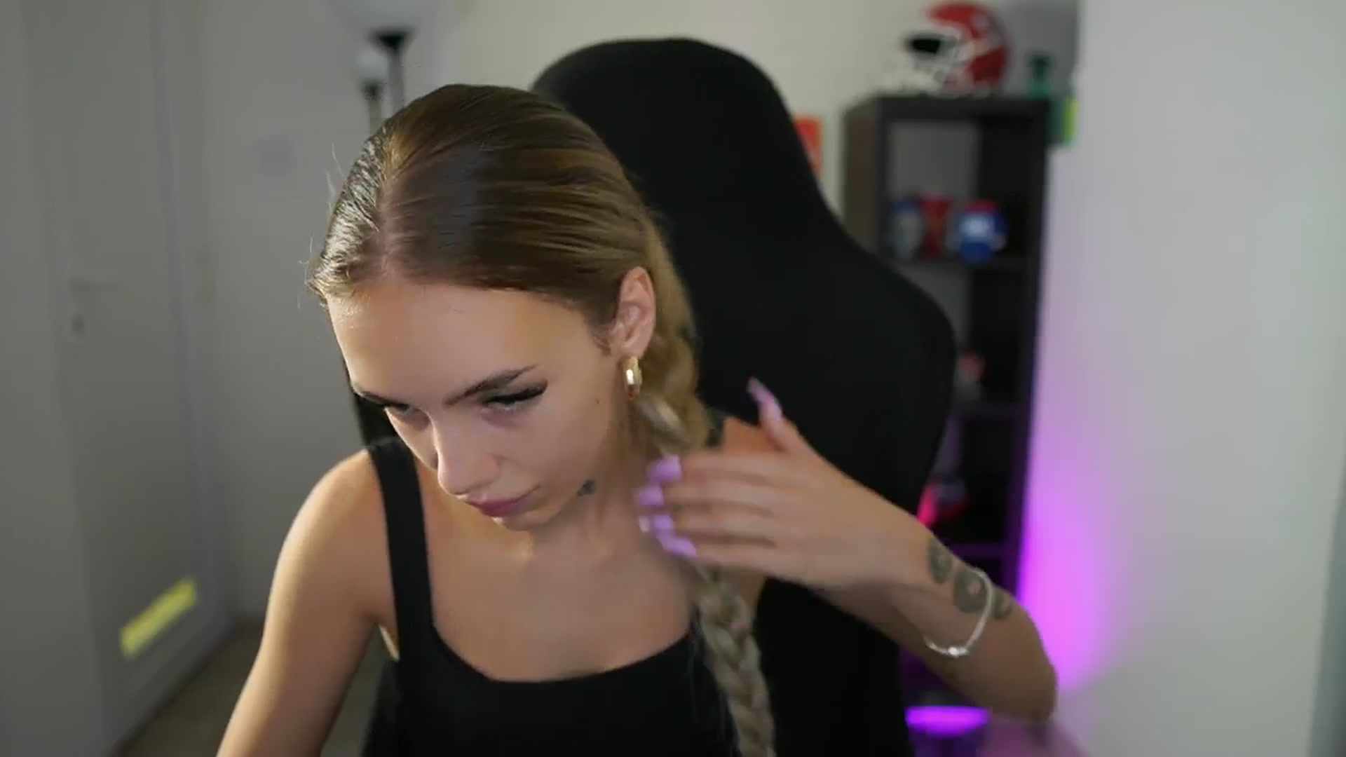 Gallery image thumbnail from Alexxisky's myfreecams stream on, 07/28/2025, 09:59 image 8 of 20
