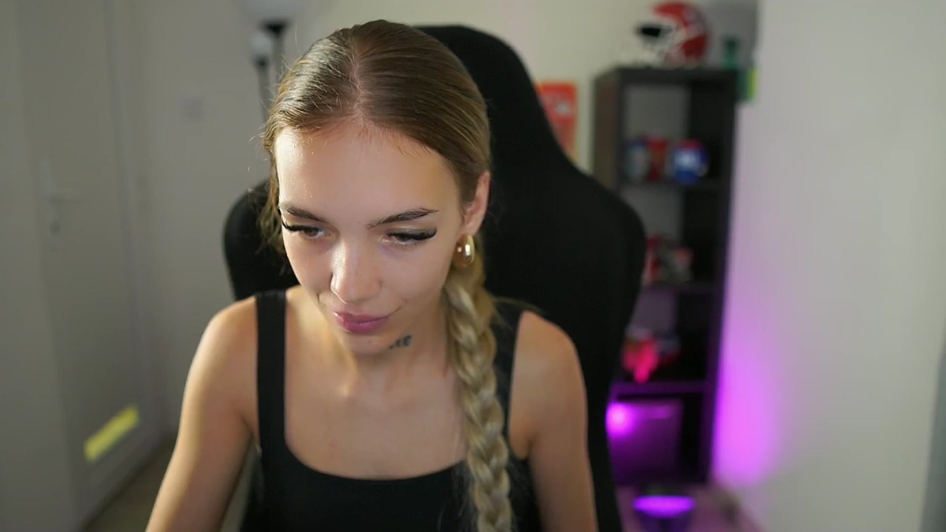 Gallery image thumbnail from Alexxisky's myfreecams stream on, 07/28/2025, 09:59 image 2 of 20