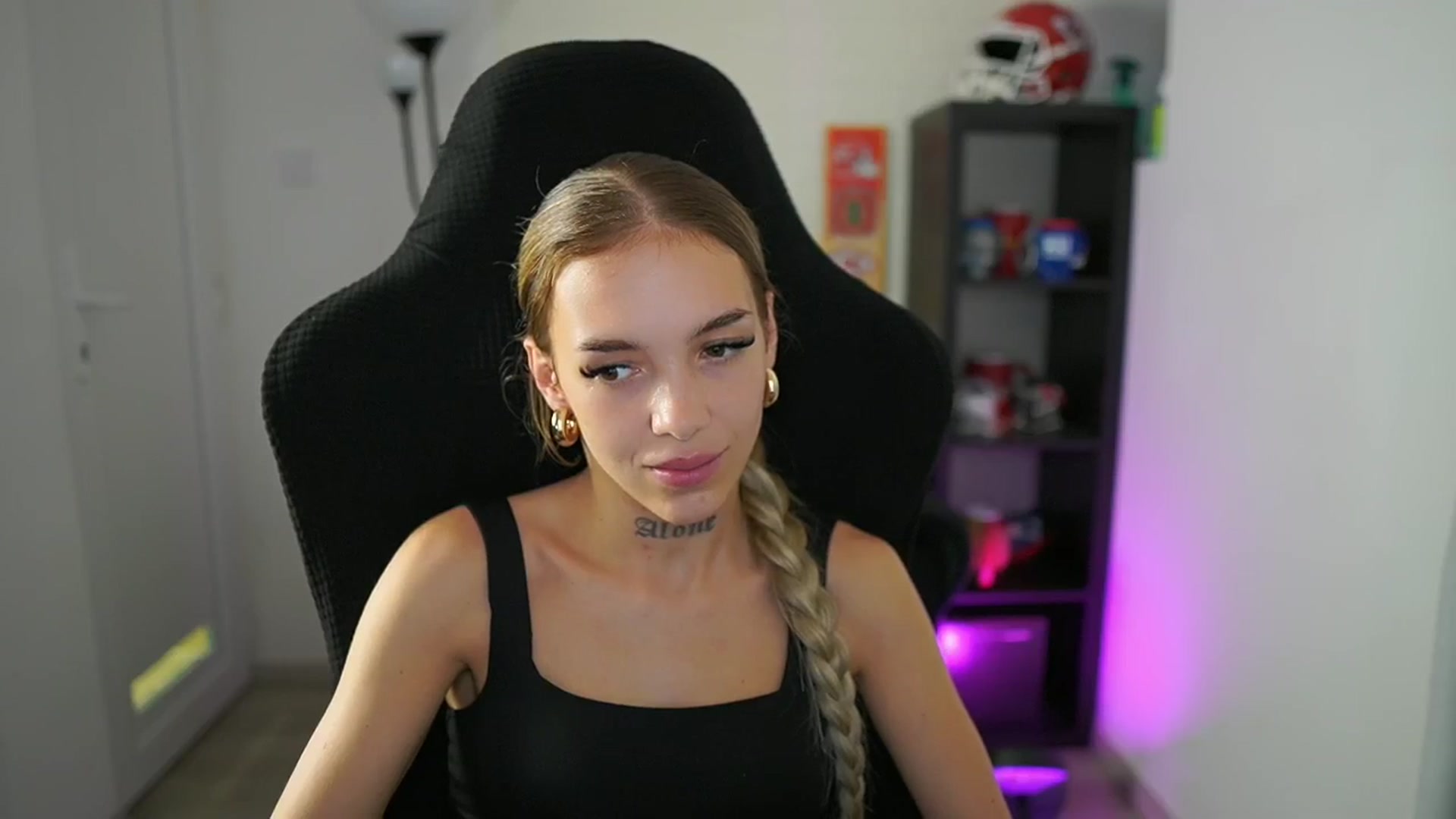 Gallery image thumbnail from Alexxisky's myfreecams stream on, 07/28/2025, 09:59 image 18 of 20