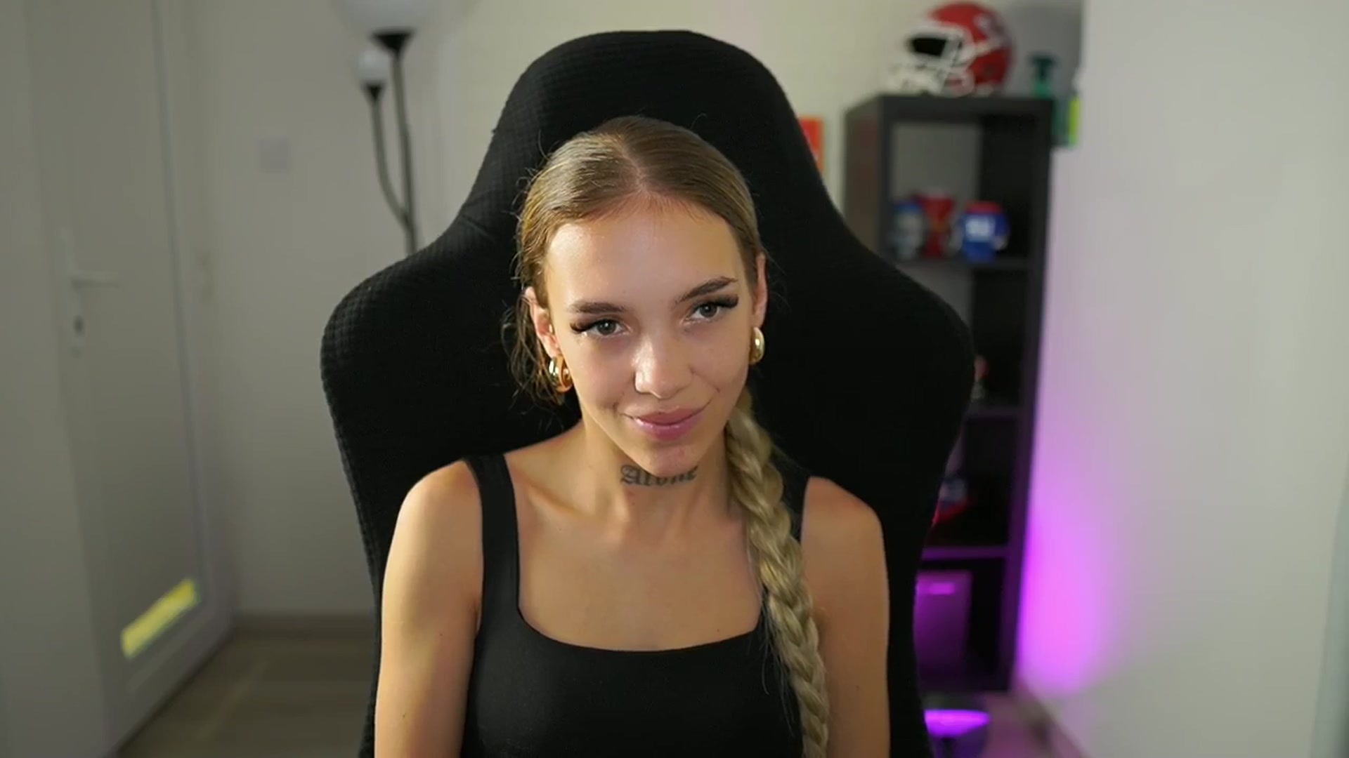 Gallery image thumbnail from Alexxisky's myfreecams stream on, 07/28/2025, 09:59 image 7 of 20
