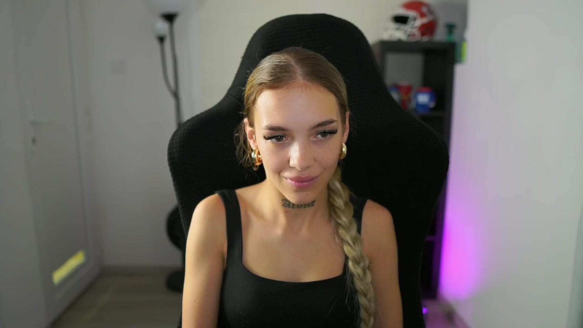 Gallery image thumbnail from Alexxisky's myfreecams stream on, 07/28/2025, 09:59 image 15 of 20
