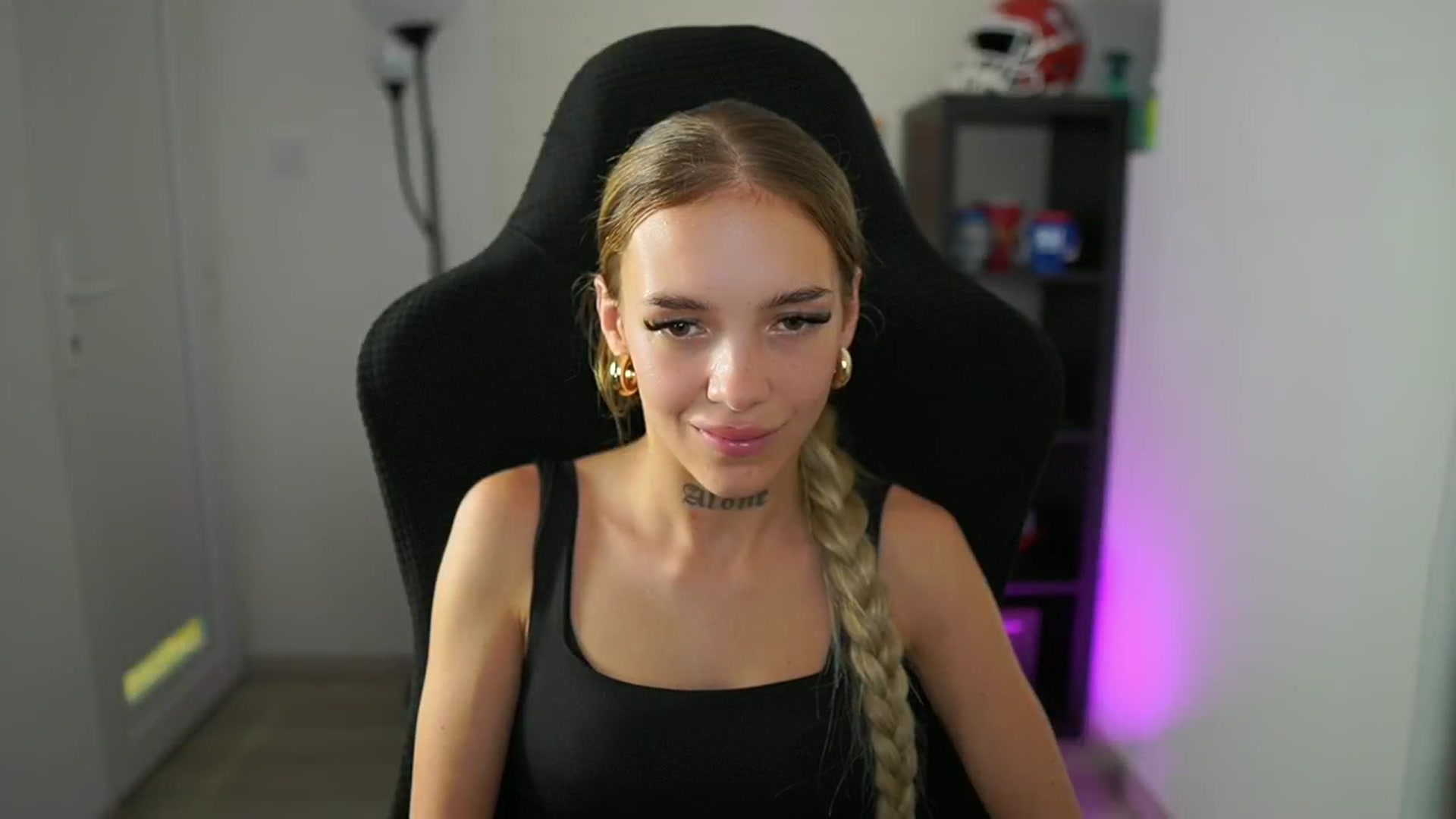 Gallery image thumbnail from Alexxisky's myfreecams stream on, 07/28/2025, 11:50 image 20 of 20