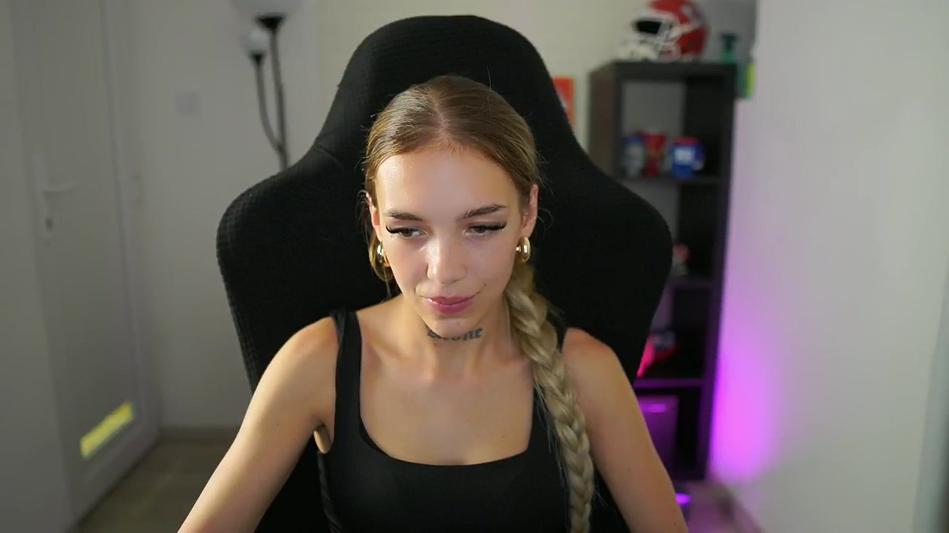 Gallery image thumbnail from Alexxisky's myfreecams stream on, 07/28/2025, 11:50 image 16 of 20