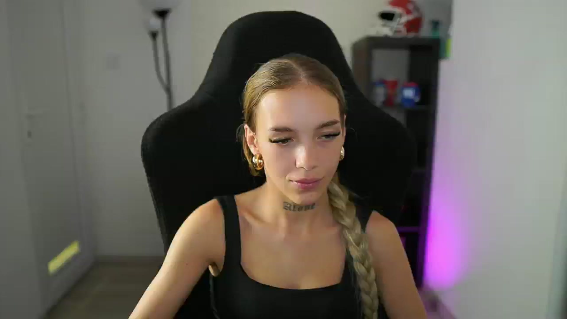 Gallery image thumbnail from Alexxisky's myfreecams stream on, 07/28/2025, 11:50 image 9 of 20