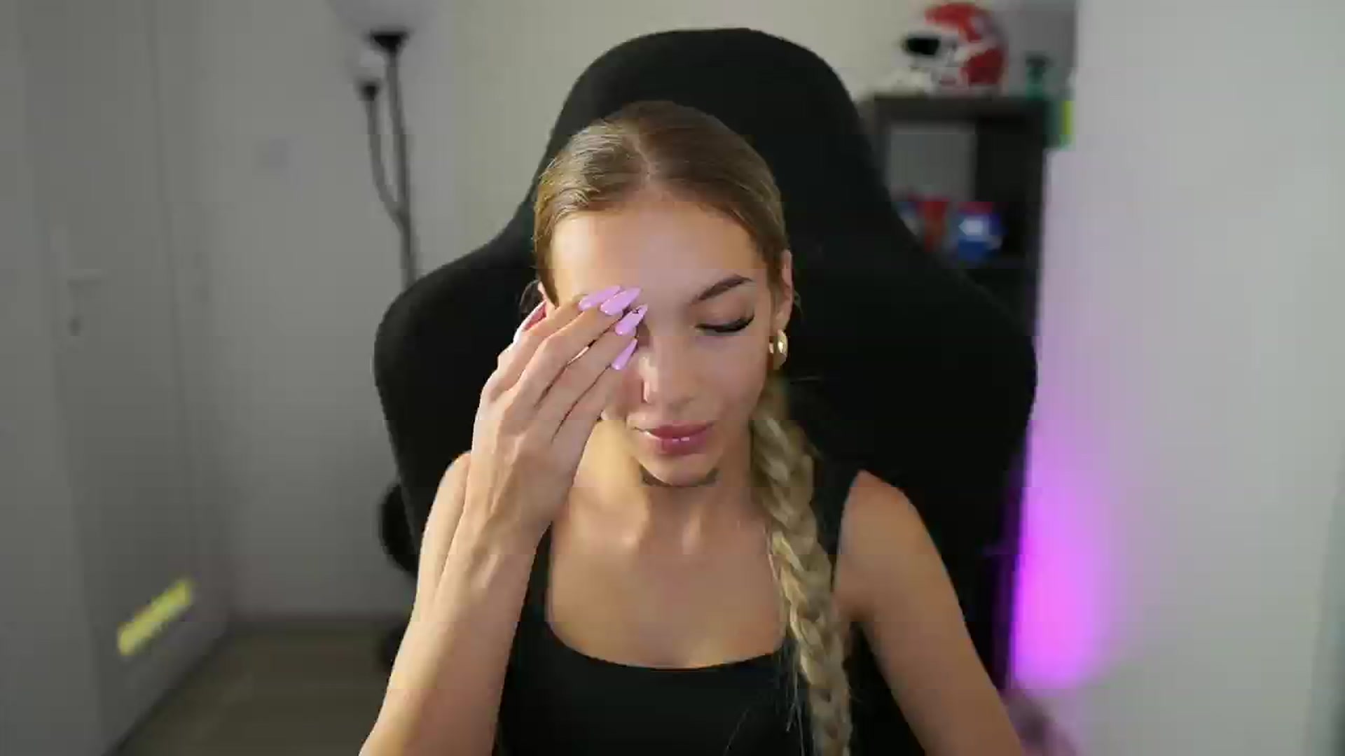 Gallery image thumbnail from Alexxisky's myfreecams stream on, 07/28/2025, 11:50 image 5 of 20
