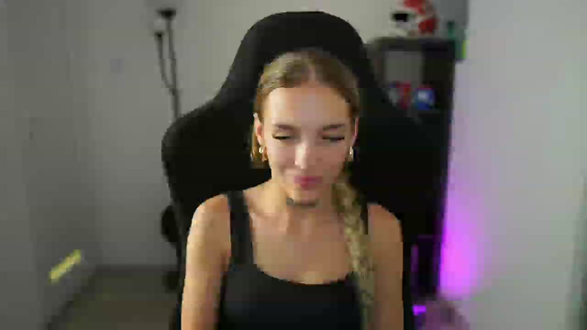Gallery image thumbnail from Alexxisky's myfreecams stream on, 07/28/2025, 12:21 image 8 of 20