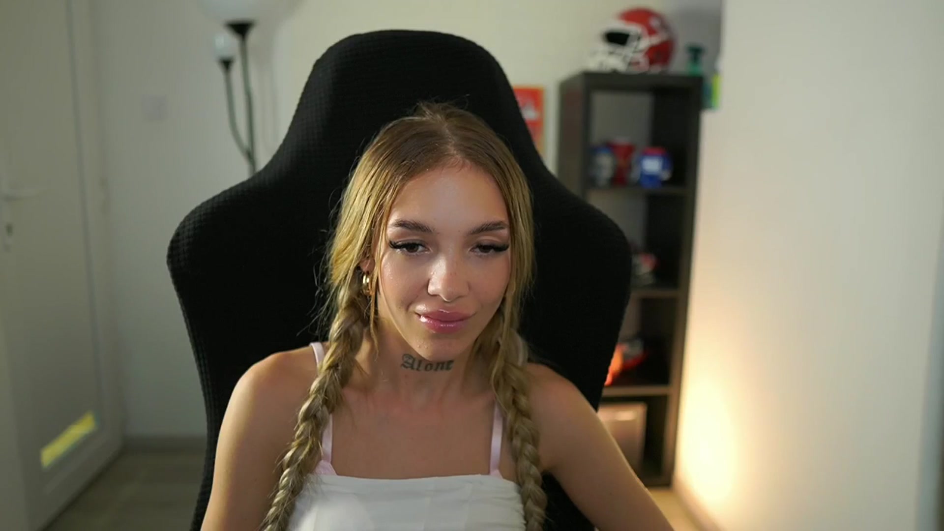 Gallery image thumbnail from Alexxisky's myfreecams stream on, 07/29/2025, 18:38 image 7 of 20