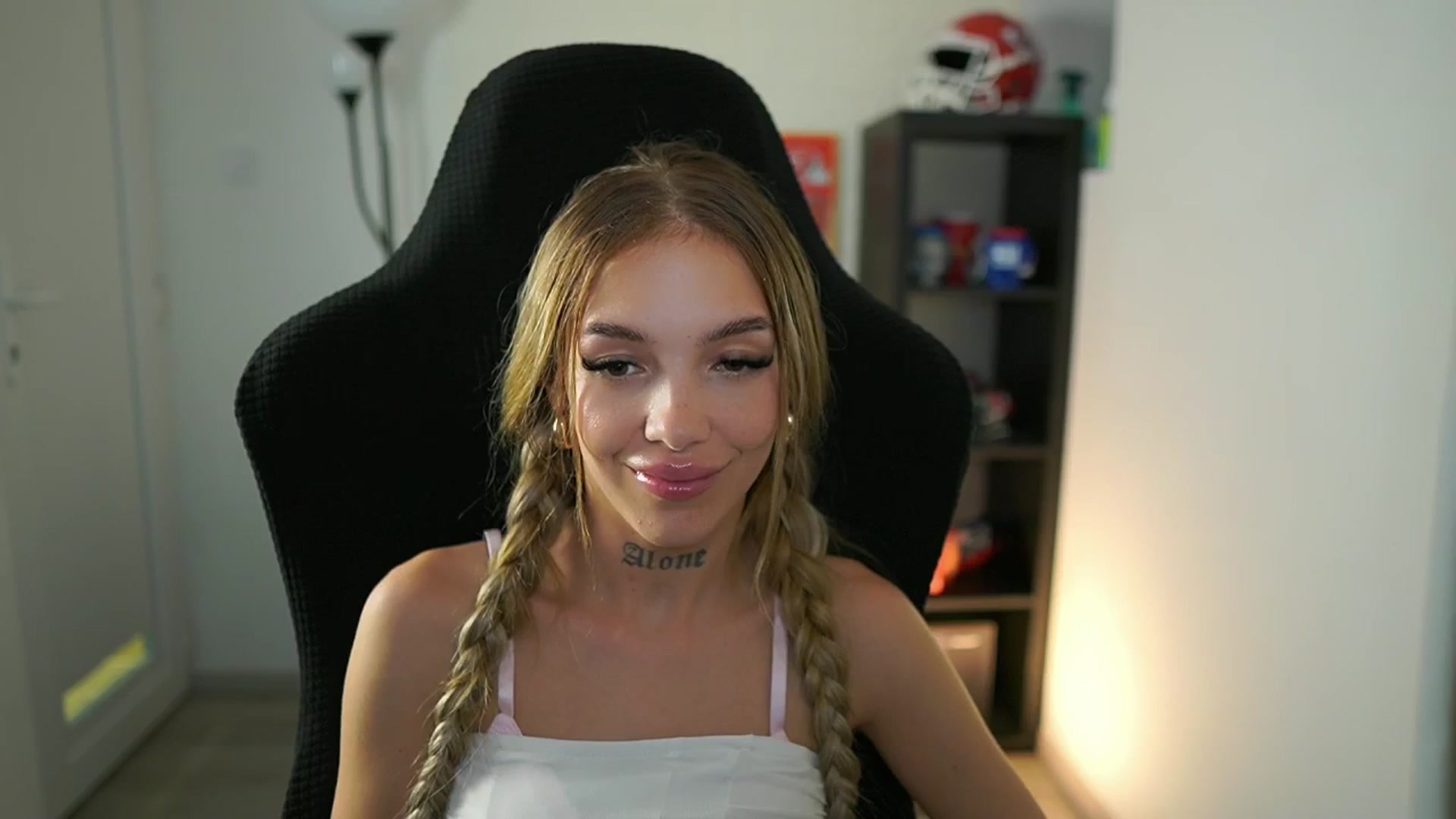 Gallery image thumbnail from Alexxisky's myfreecams stream on, 07/29/2025, 18:38 image 6 of 20