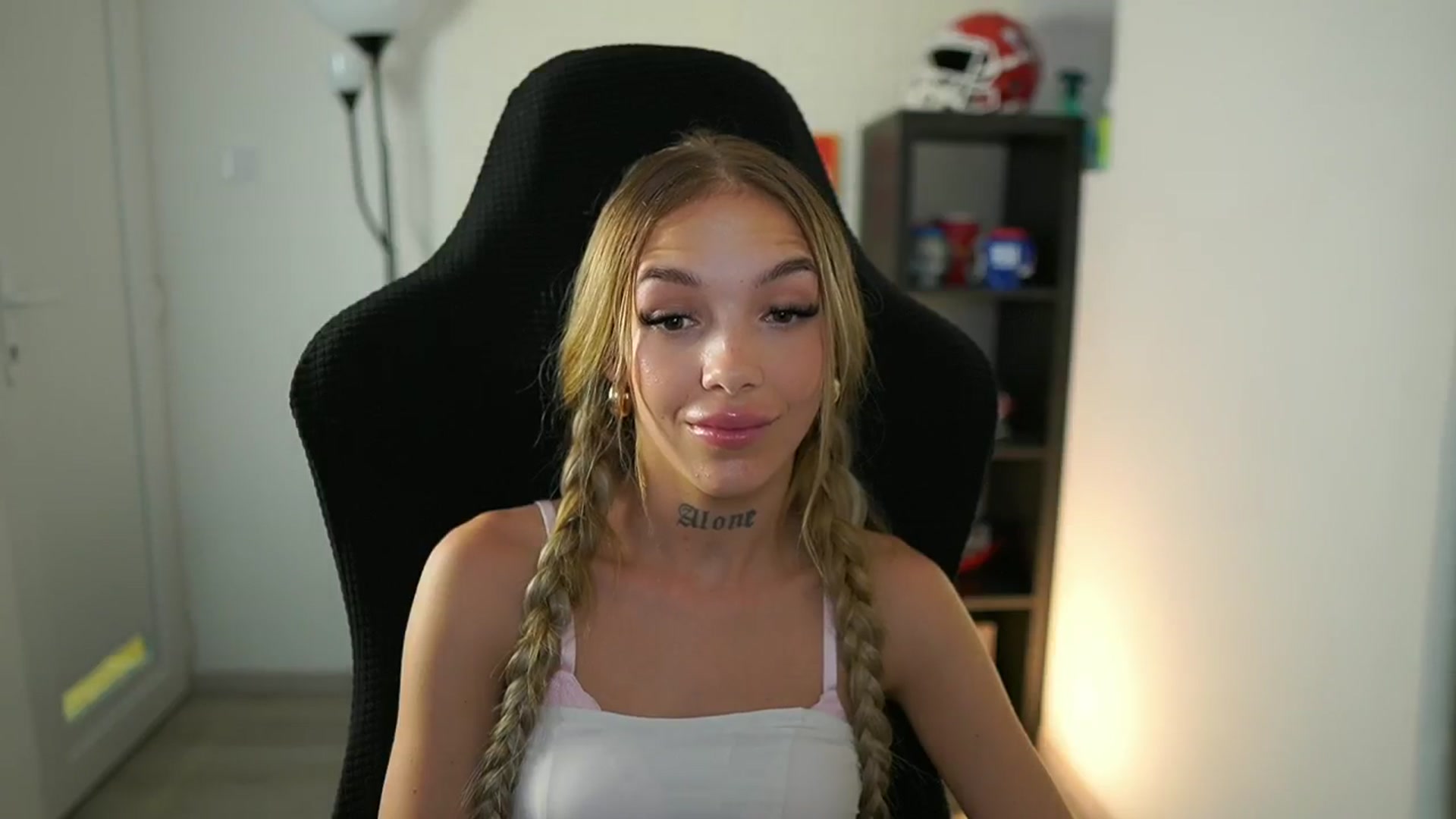 Gallery image thumbnail from Alexxisky's myfreecams stream on, 07/29/2025, 18:38 image 20 of 20