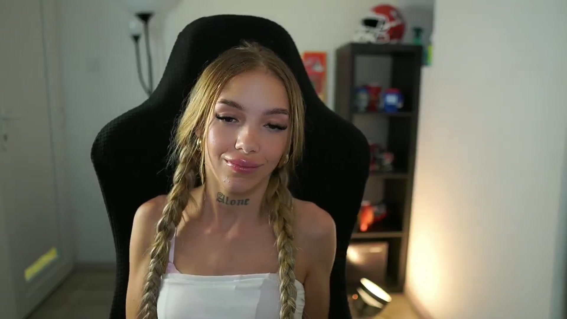 Gallery image thumbnail from Alexxisky's myfreecams stream on, 07/29/2025, 18:38 image 9 of 20