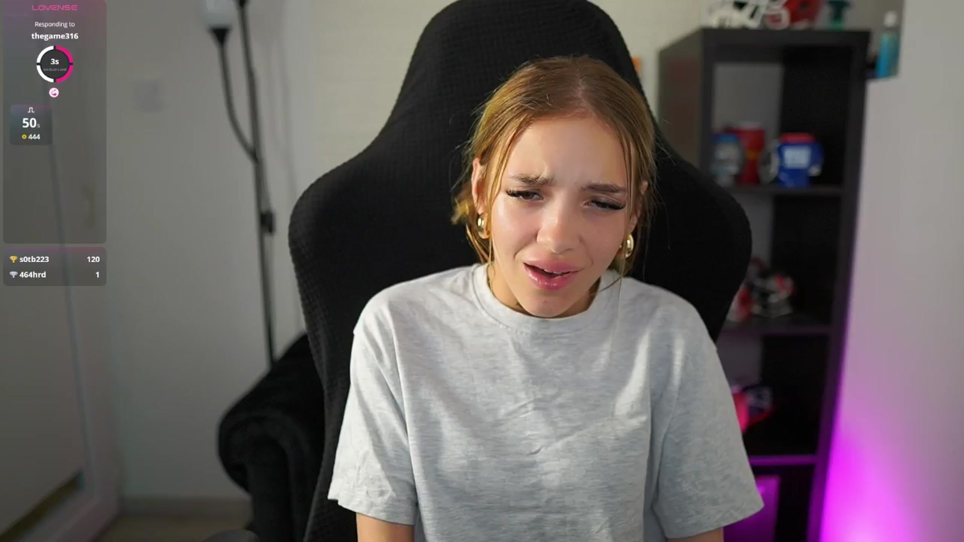 Gallery image thumbnail from Alexxisky's myfreecams stream on, 08/10/2025, 17:59 image 17 of 20