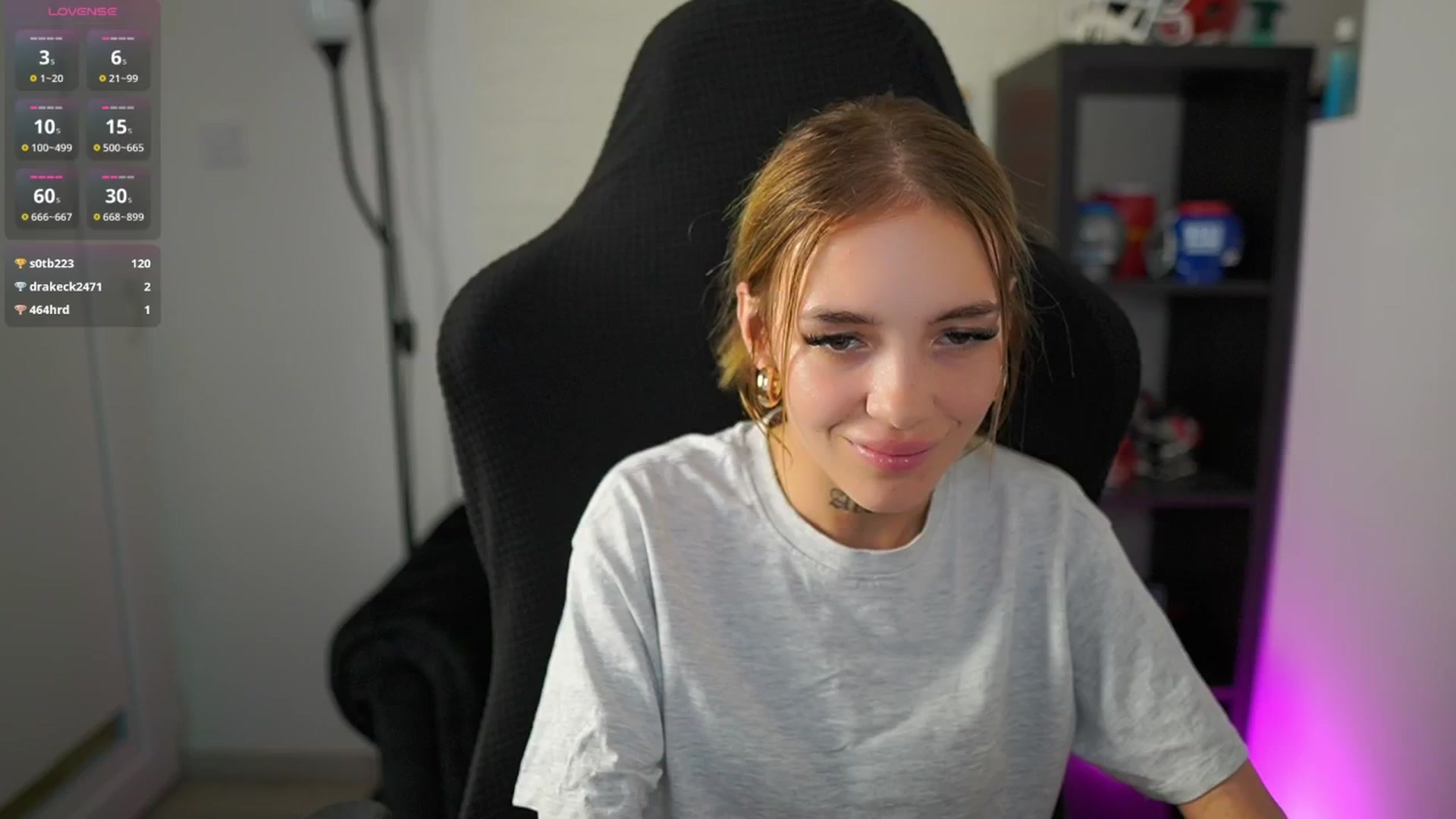 Gallery image thumbnail from Alexxisky's myfreecams stream on, 08/10/2025, 17:59 image 18 of 20