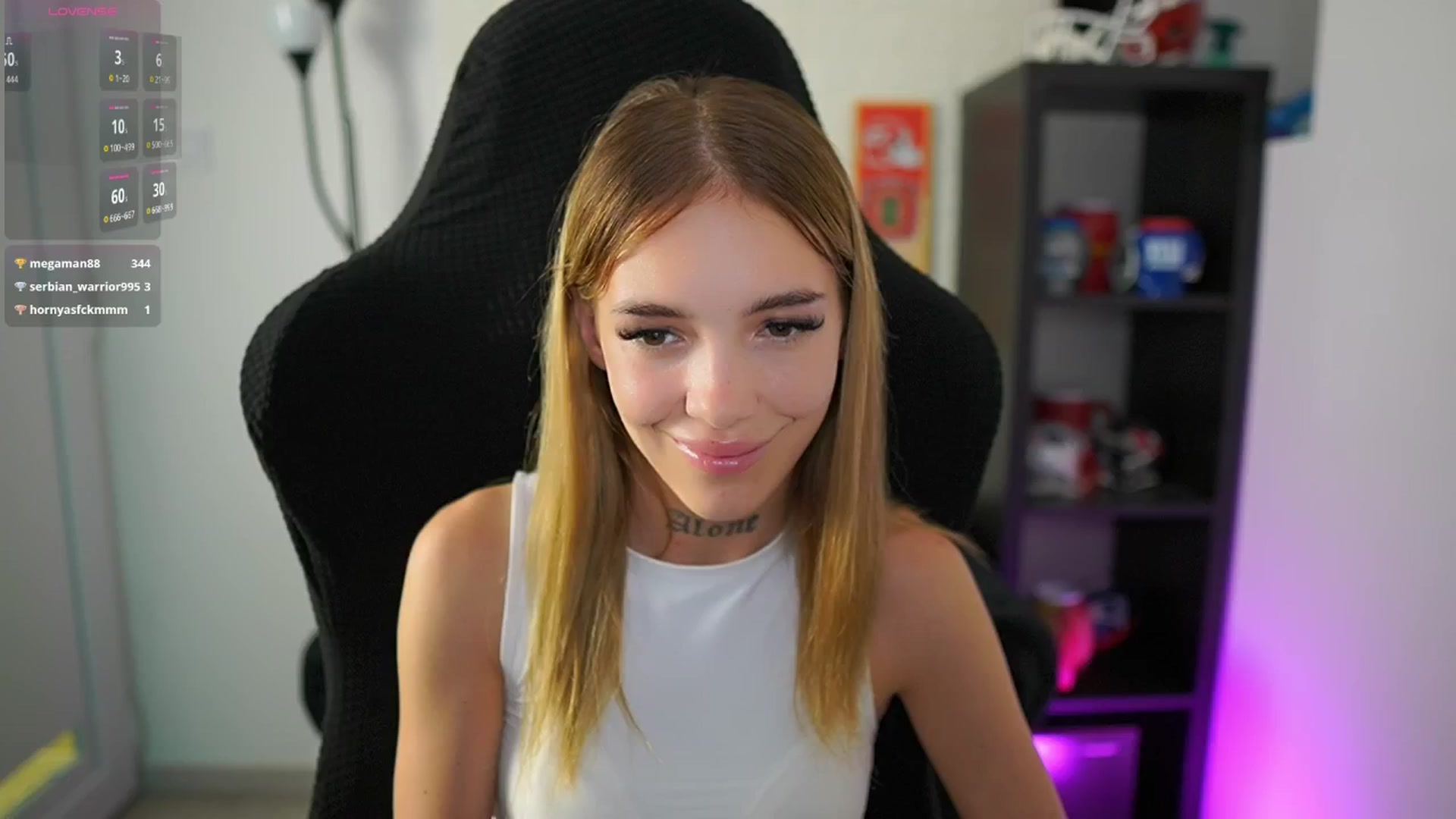 Gallery image thumbnail from Alexxisky's myfreecams stream on, 08/11/2025, 15:33 image 17 of 20