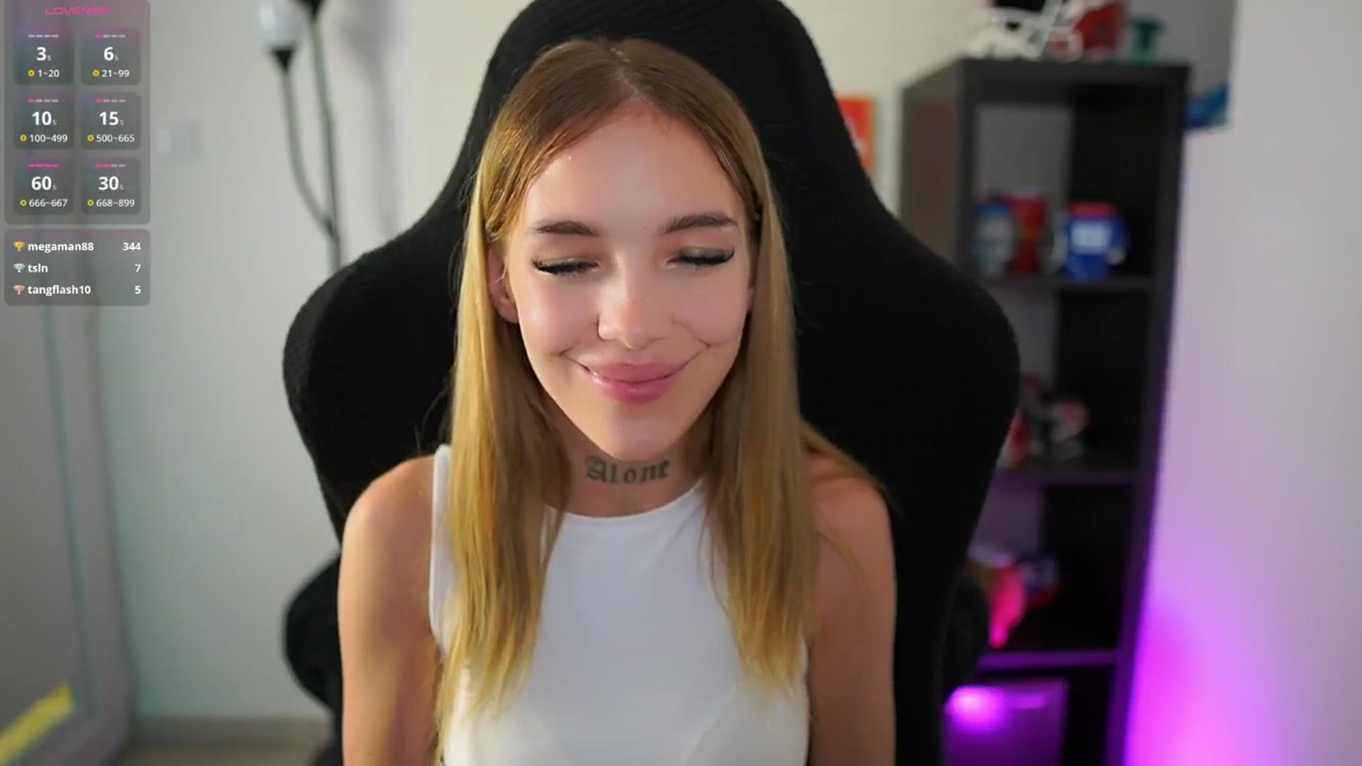Gallery image thumbnail from Alexxisky's myfreecams stream on, 08/11/2025, 16:46 image 11 of 20