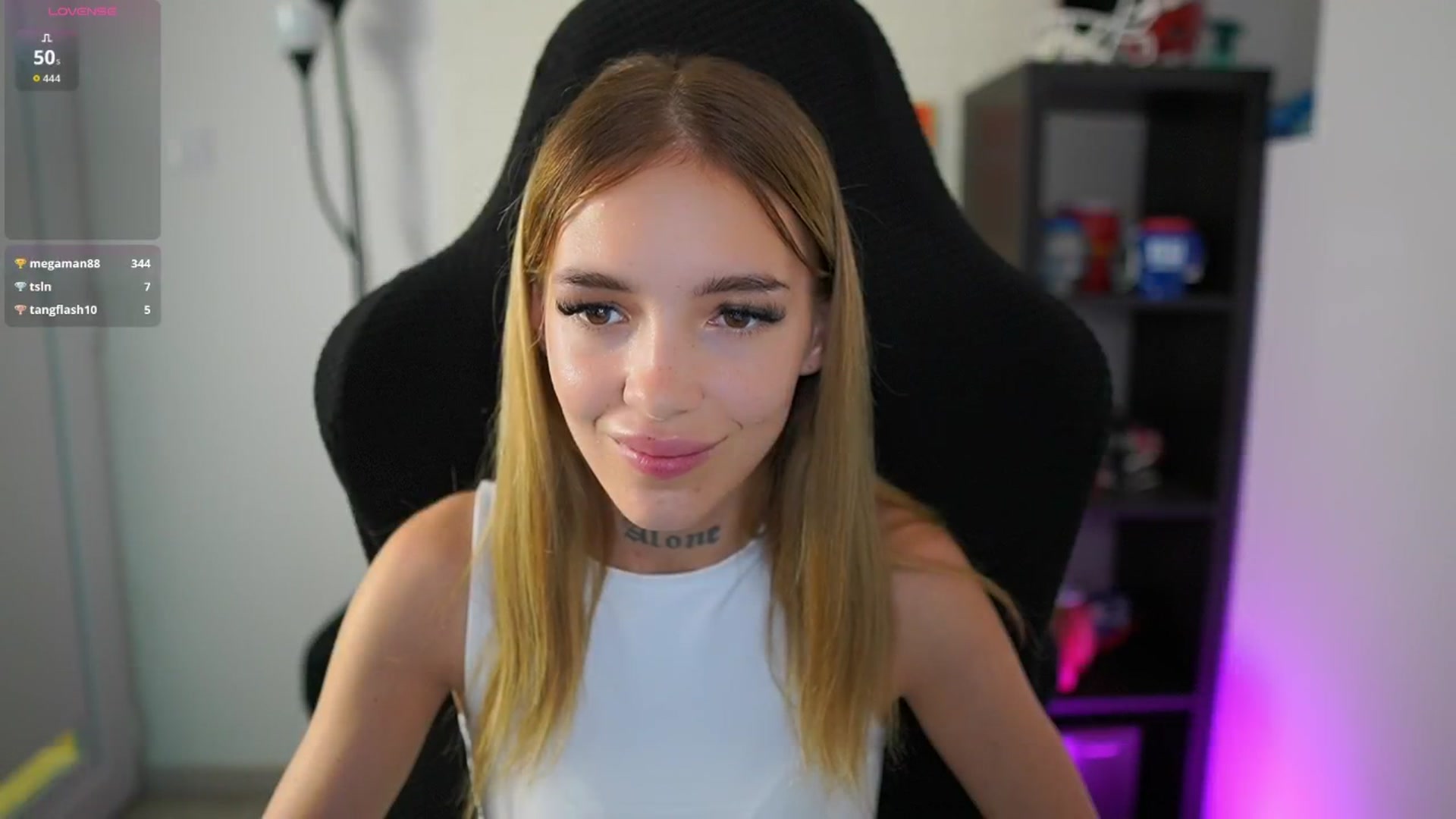 Gallery image thumbnail from Alexxisky's myfreecams stream on, 08/11/2025, 16:46 image 10 of 20