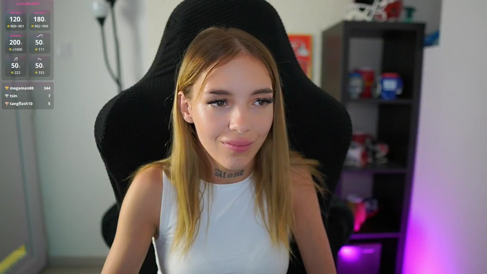 Gallery image thumbnail from Alexxisky's myfreecams stream on, 08/11/2025, 16:46 image 6 of 20