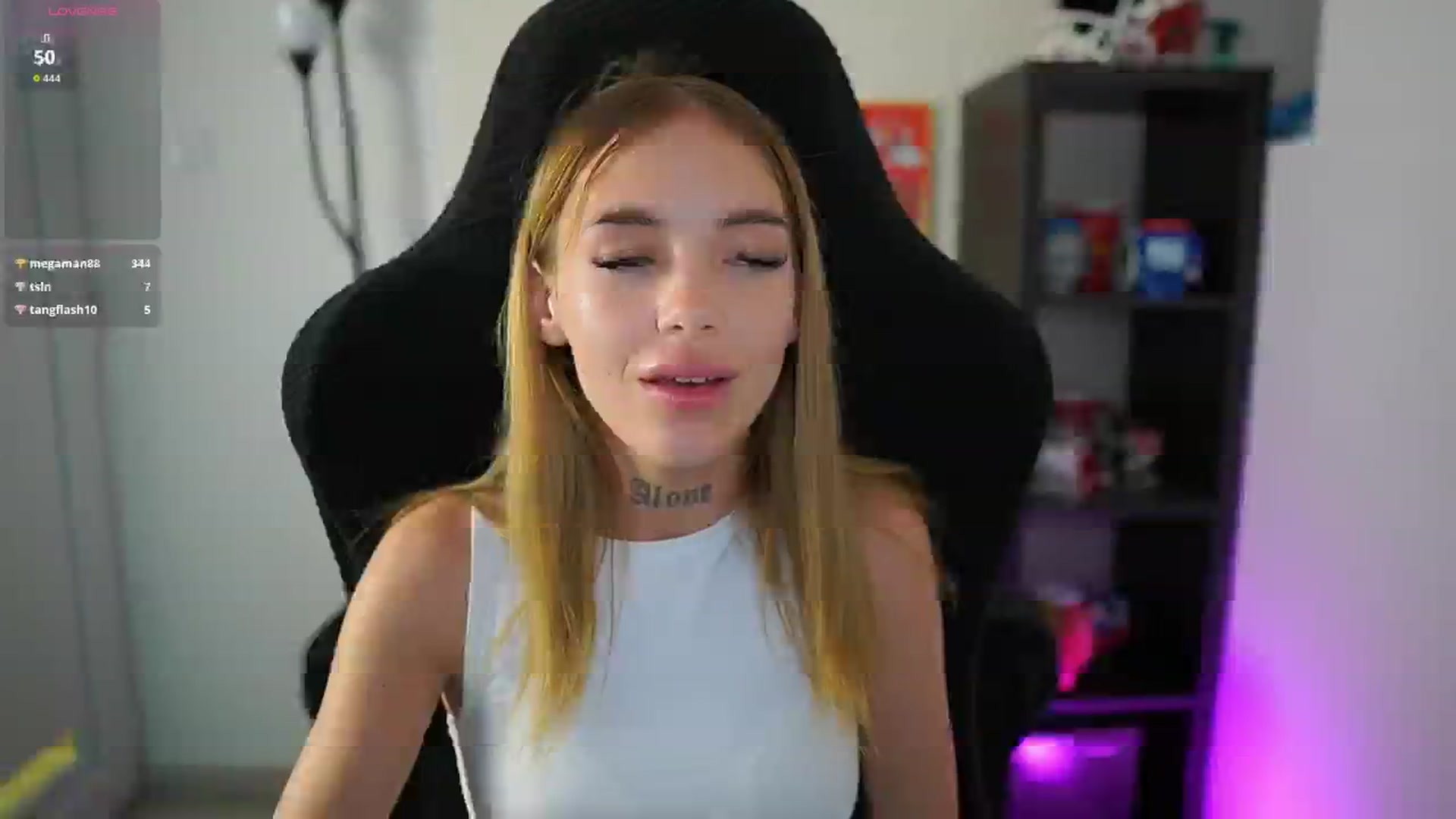 Gallery image thumbnail from Alexxisky's myfreecams stream on, 08/11/2025, 16:46 image 4 of 20