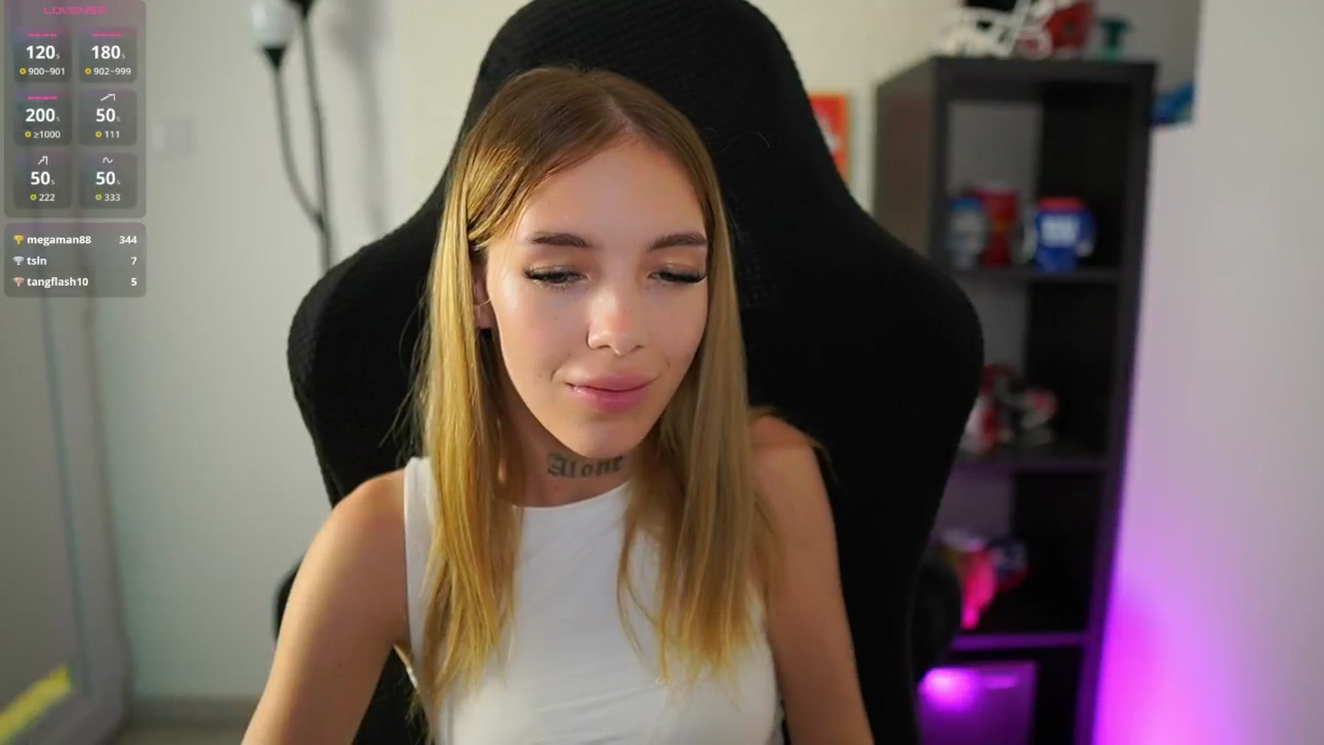 Gallery image thumbnail from Alexxisky's myfreecams stream on, 08/11/2025, 16:46 image 16 of 20