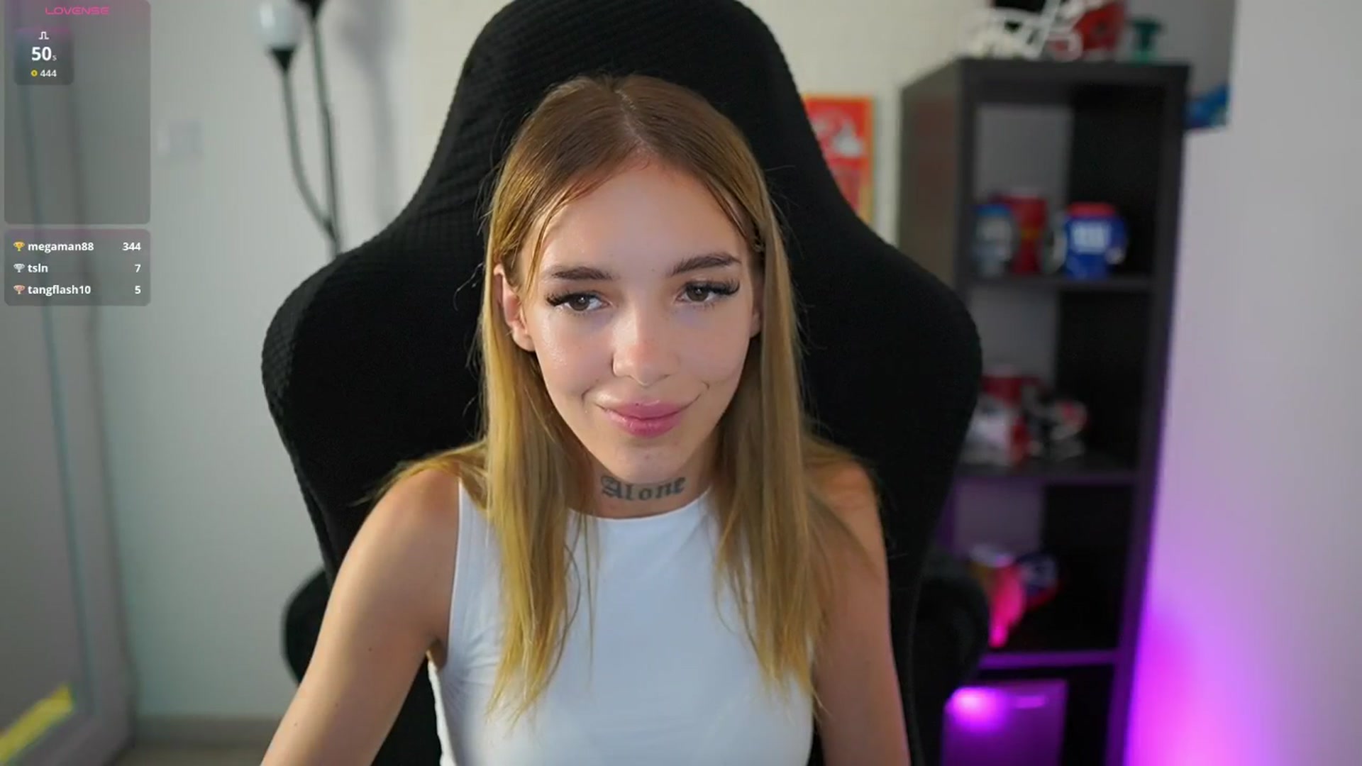 Gallery image thumbnail from Alexxisky's myfreecams stream on, 08/11/2025, 16:46 image 7 of 20