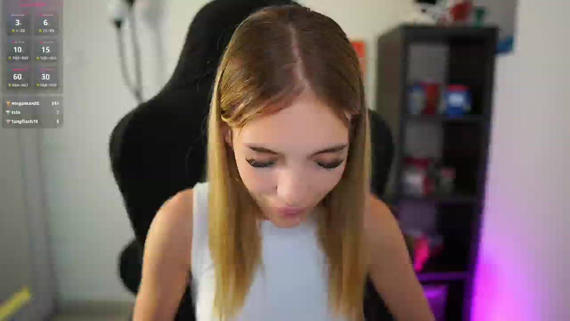 Gallery image thumbnail from Alexxisky's myfreecams stream on, 08/11/2025, 16:46 image 14 of 20