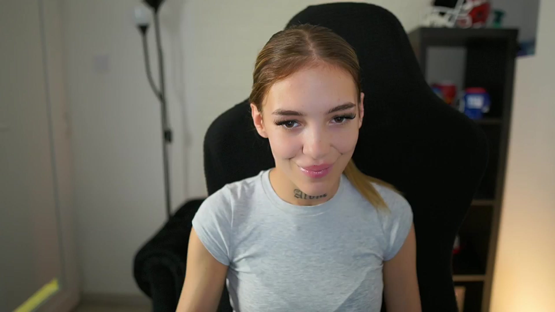 Gallery image thumbnail from Alexxisky's myfreecams stream on, 08/13/2025, 15:06 image 1 of 20