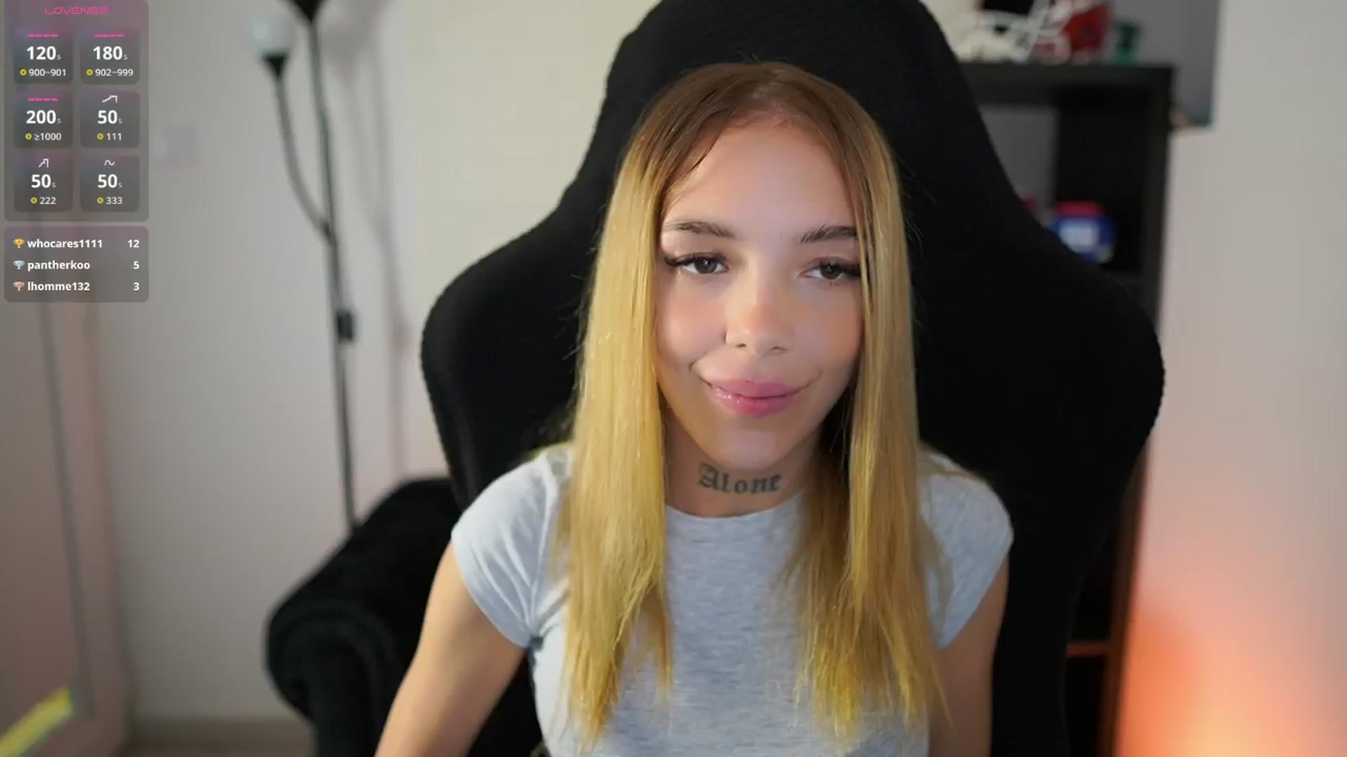 Gallery image thumbnail from Alexxisky's myfreecams stream on, 08/18/2025, 14:58 image 4 of 20