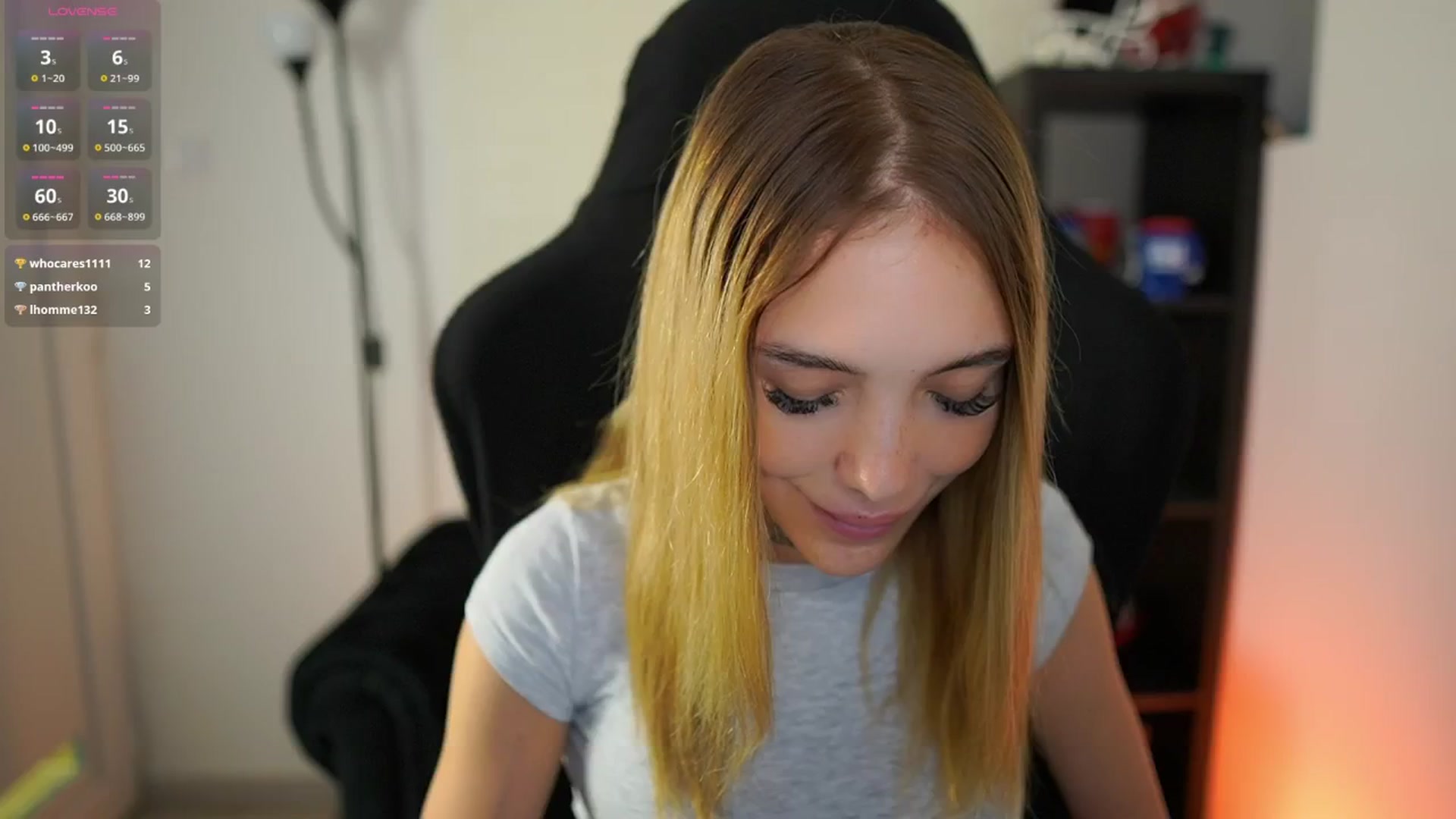 Gallery image thumbnail from Alexxisky's myfreecams stream on, 08/18/2025, 14:58 image 1 of 20