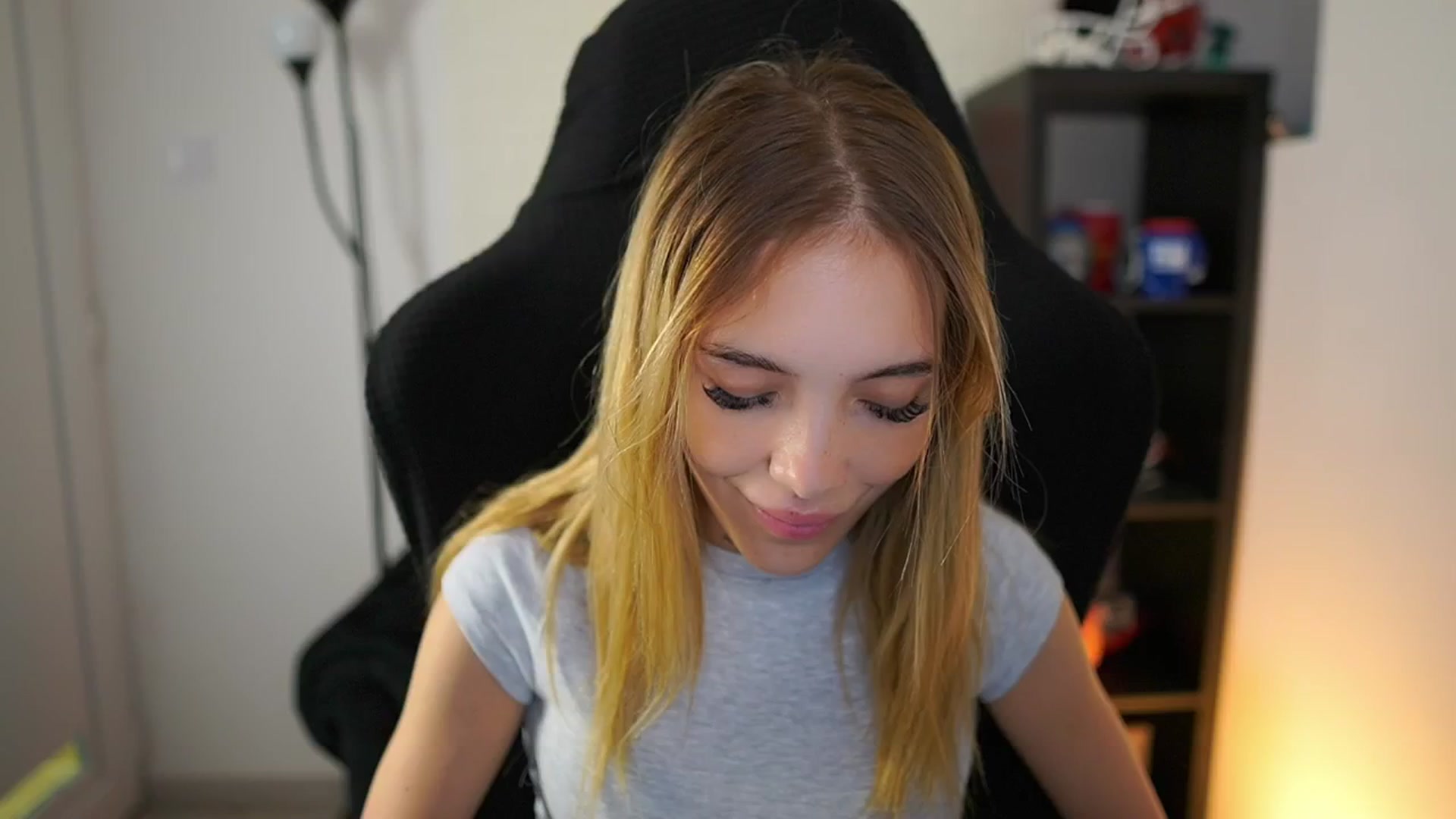 Gallery image thumbnail from Alexxisky's myfreecams stream on, 08/18/2025, 17:47 image 5 of 20