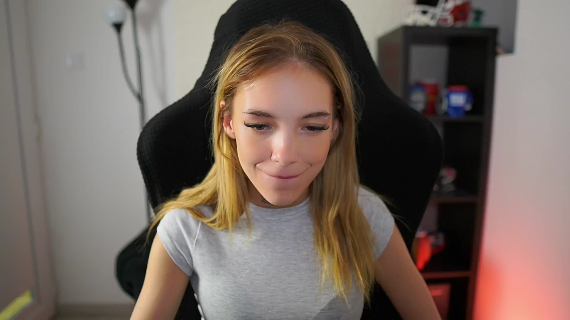 Gallery image thumbnail from Alexxisky's myfreecams stream on, 08/18/2025, 17:47 image 2 of 20