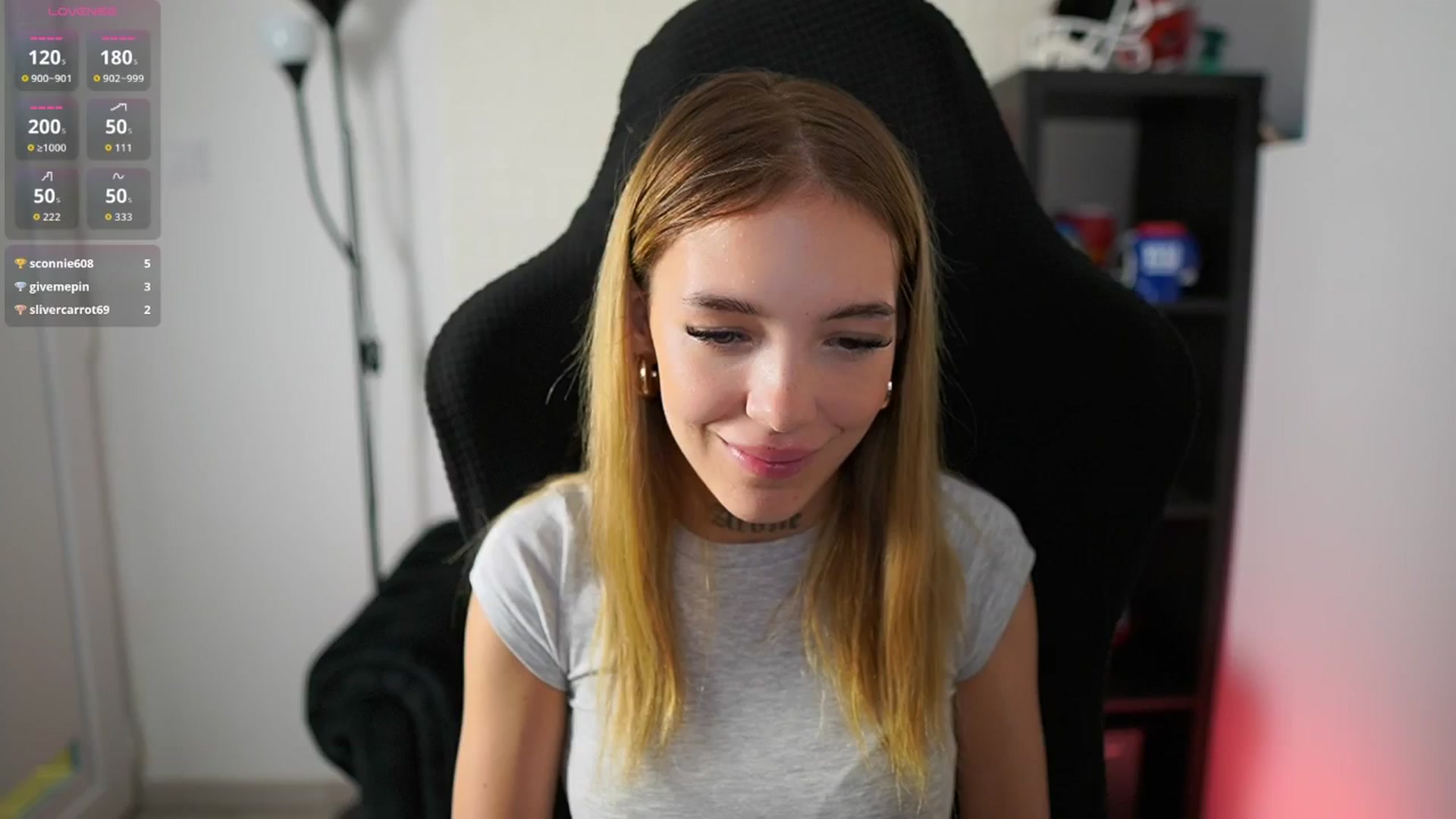 Gallery image thumbnail from Alexxisky's myfreecams stream on, 08/19/2025, 15:17 image 2 of 20