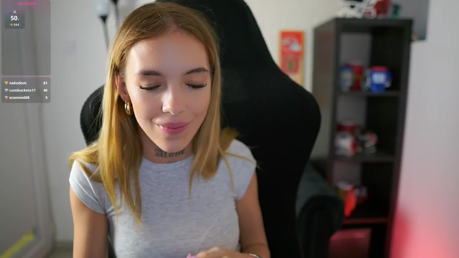 Gallery image thumbnail from Alexxisky's myfreecams stream on, 08/19/2025, 15:17 image 17 of 20