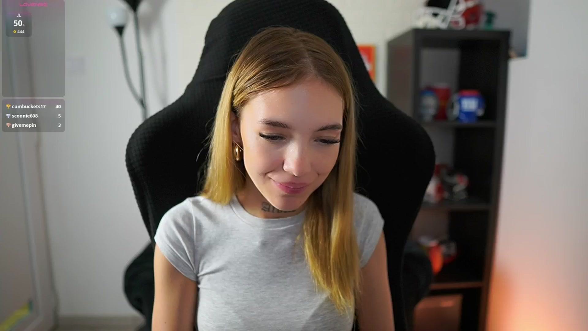 Gallery image thumbnail from Alexxisky's myfreecams stream on, 08/19/2025, 15:17 image 4 of 20