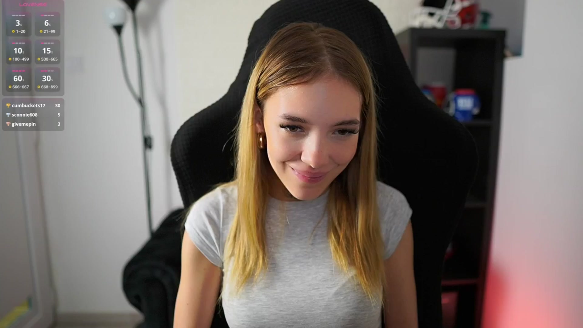 Gallery image thumbnail from Alexxisky's myfreecams stream on, 08/19/2025, 15:17 image 3 of 20