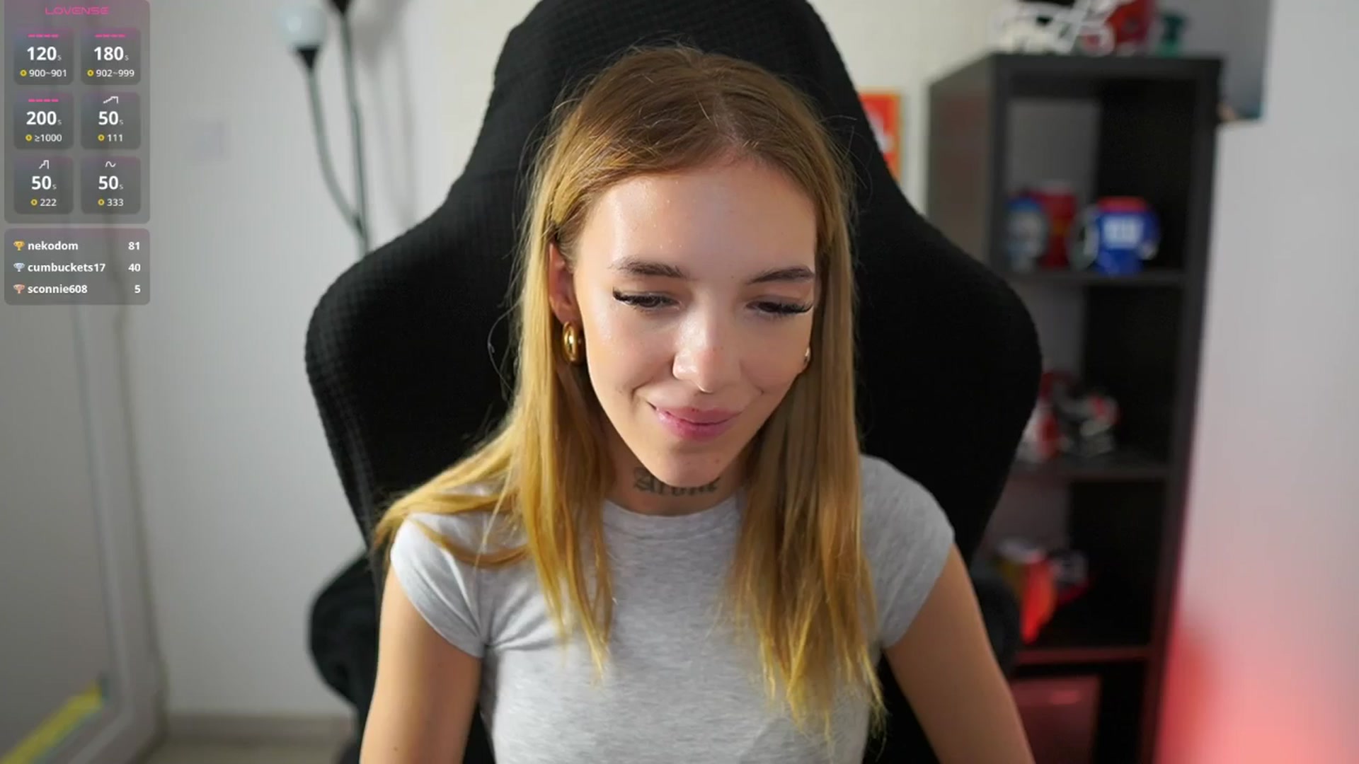 Gallery image thumbnail from Alexxisky's myfreecams stream on, 08/19/2025, 15:17 image 18 of 20