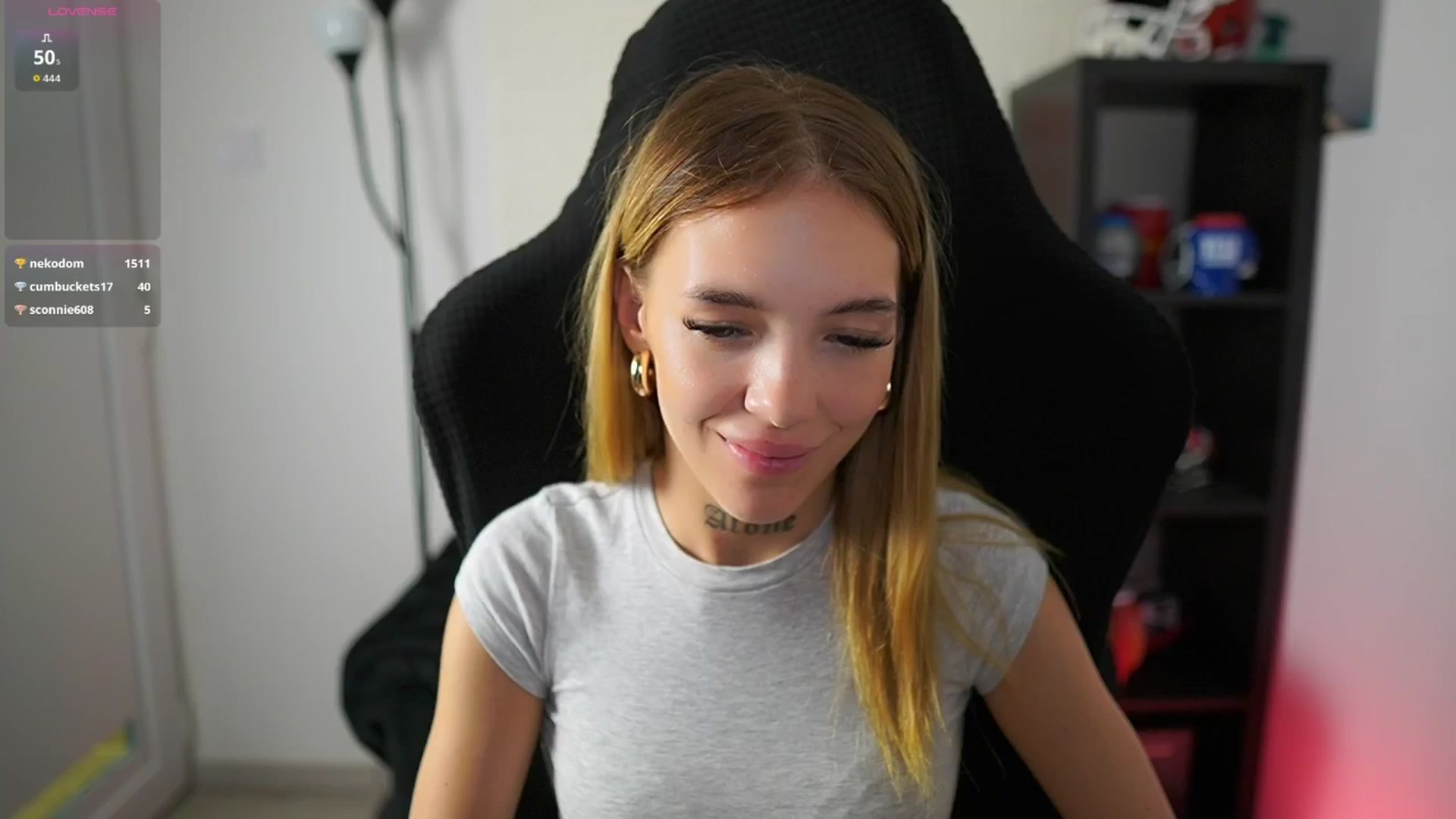 Gallery image thumbnail from Alexxisky's myfreecams stream on, 08/19/2025, 18:04 image 15 of 20