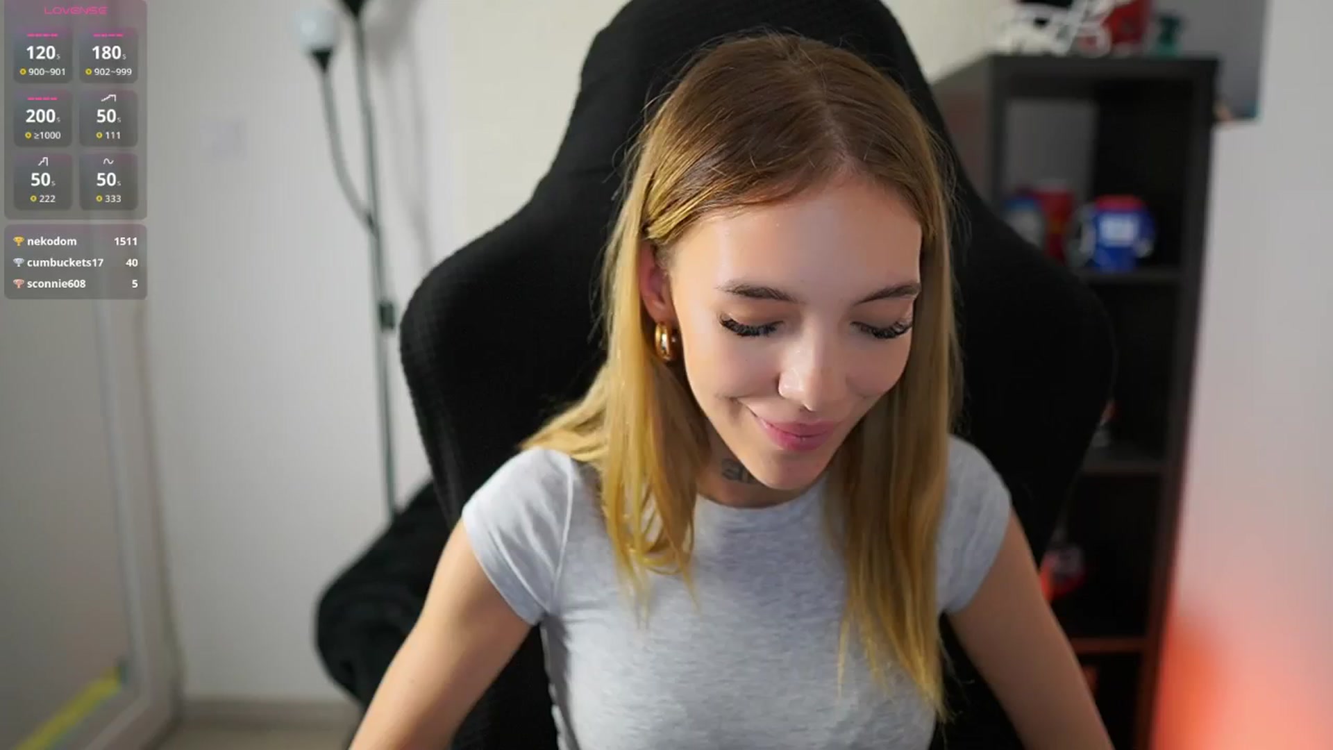 Gallery image thumbnail from Alexxisky's myfreecams stream on, 08/19/2025, 18:04 image 16 of 20