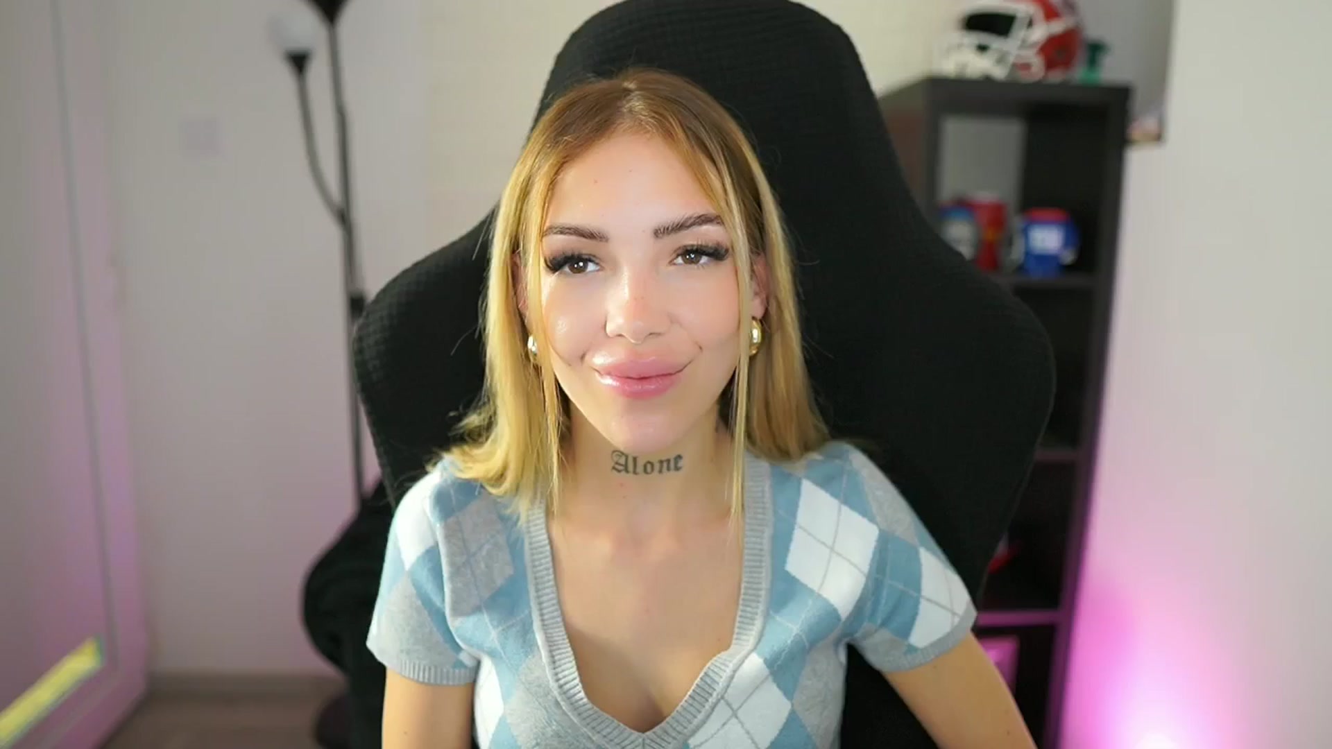 Gallery image thumbnail from Alexxisky's myfreecams stream on, 08/25/2025, 14:40 image 12 of 20