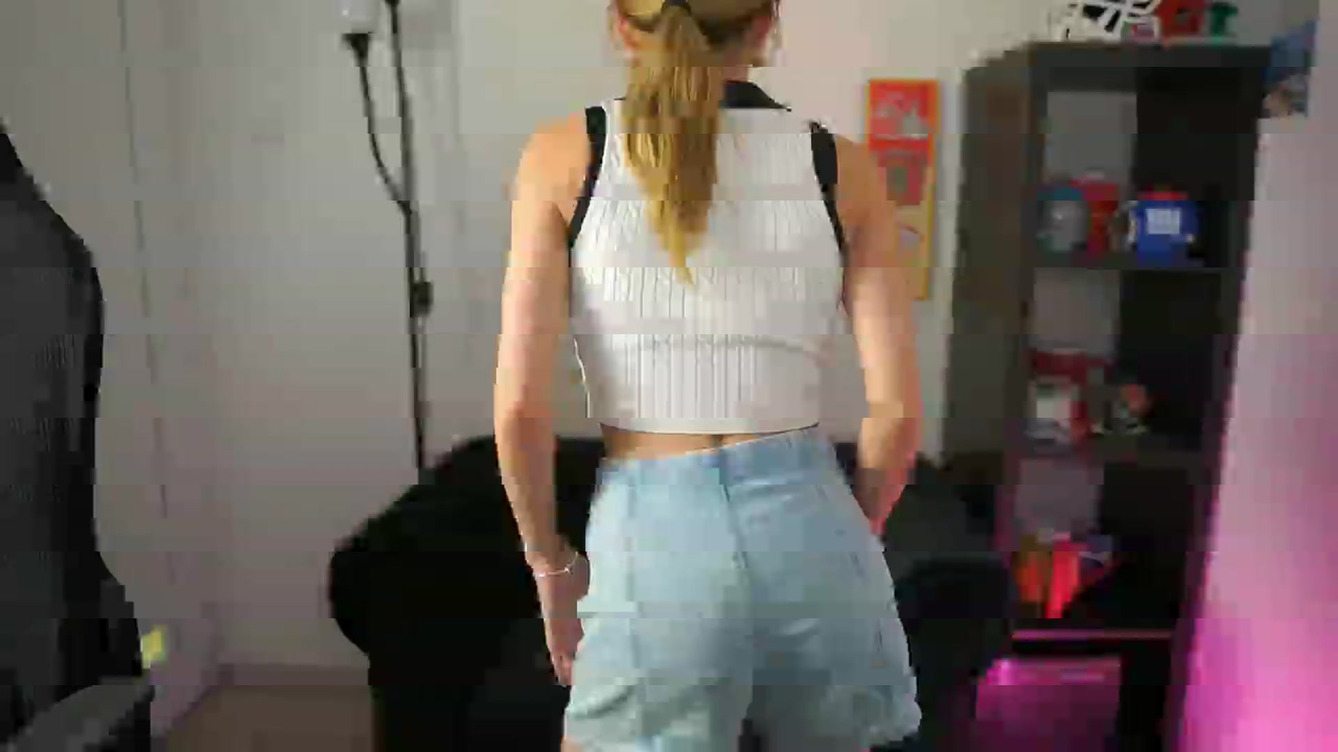 Gallery image thumbnail from Alexxisky's myfreecams stream on, 08/27/2025, 10:27 image 7 of 20