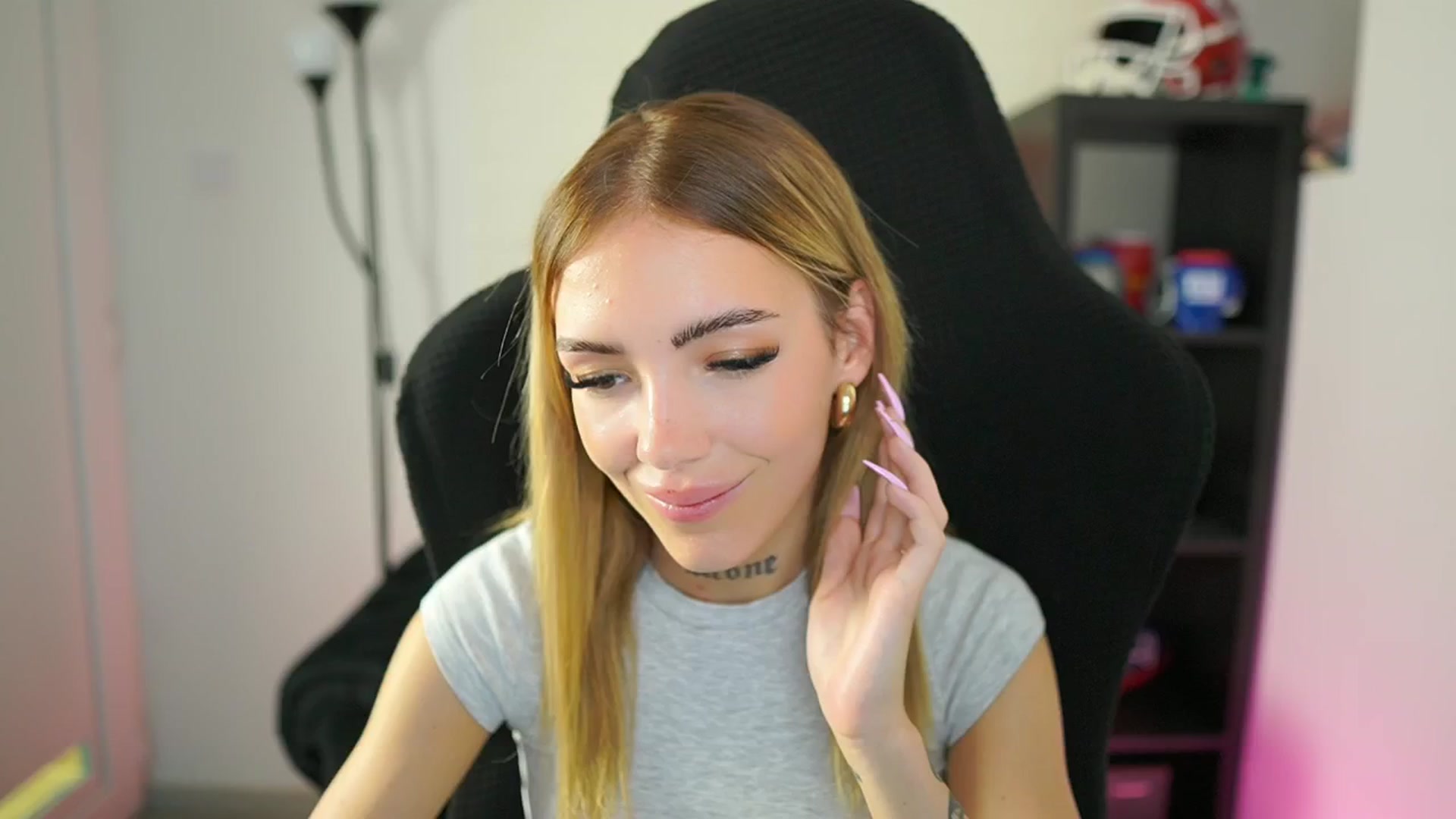 Gallery image thumbnail from Alexxisky's myfreecams stream on, 08/28/2025, 15:02 image 7 of 20