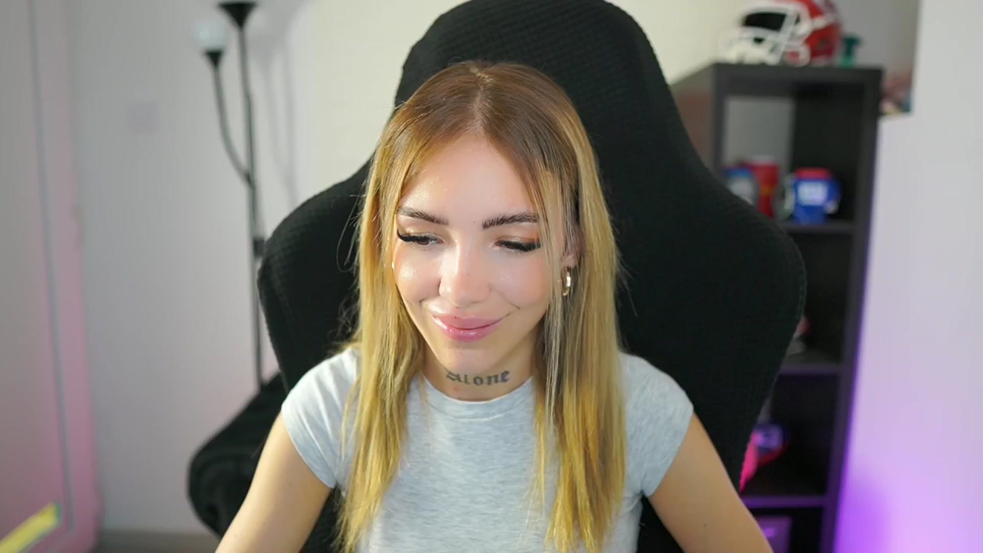 Gallery image thumbnail from Alexxisky's myfreecams stream on, 08/28/2025, 15:02 image 3 of 20
